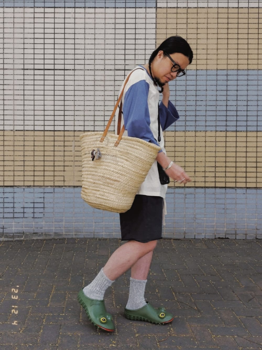 「Absolute Vintage Eyewear、eel、AMENCTL、JWANDERSON、Wellipets、ootd、outfitoftheday、outfit、coordinate、今日のコーデ、今日の服、服、コーディネート、FASHIONpaak」｜「Absolute Vintage Eyewearのアイテム（メガネ、ブラック系）」を使った、Paak Chanさん（メンズ・172cm）の冬コーディネートの2枚目の写真