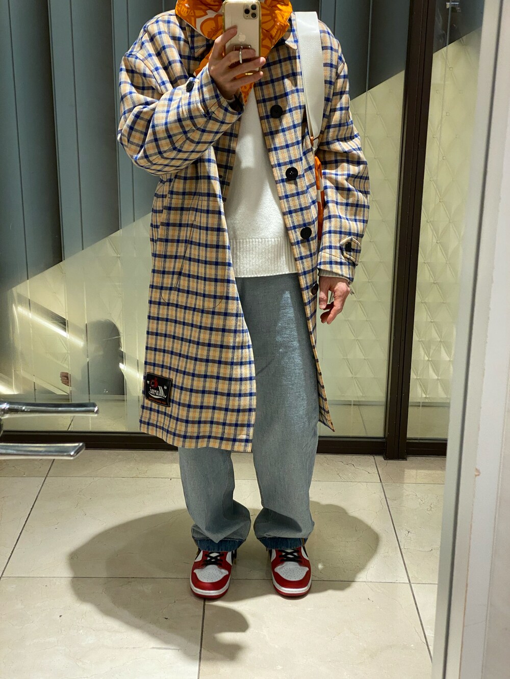 「クリスマスに着たい服、オトナカジュアル、今日のコーデ、キレイめ、UNIQLO marimekko」｜「MARNIのアイテム（ステンカラーコート、その他）」を使った、朧さん（メンズ・172cm）の冬コーディネートの2枚目の写真