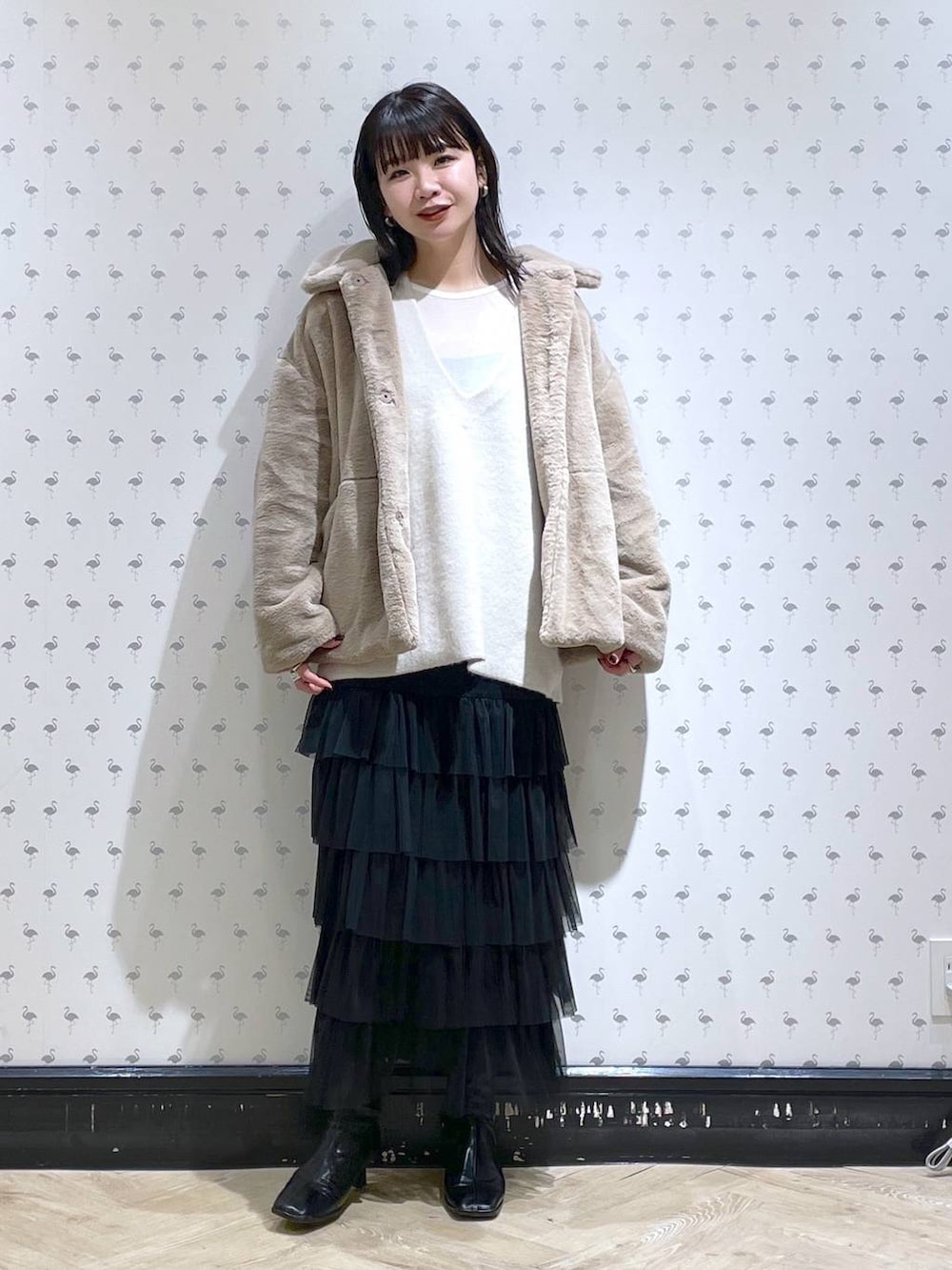 「体型カバー、ロンT、着痩せ・細見え、カジュアル、ママコーデ、冬コーデ、SNAP_apart by lowrys、高身長、apart by lowrys、e/rm、コート、ジャケット、ニット、ロングスカート、スカート」｜「e/rmの【e/rm】ファージャケット（その他アウター、ベージュ系）」を使った、yoshiさん（レディース・164cm）の冬コーディネートの2枚目の写真