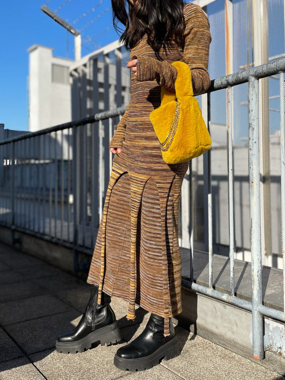 「カジュアルコーデ、秋のコーデ、今日のコーデ、秋冬コーデ、R&E渋谷109スタッフコーデ、低身長、低身長コーデ、低身長女子」｜「R&Eの【21AW新作】【R&E】トラックソールショートブーツ（ブーツ、ブラック系）」を使った、R&E_REZOY本部staffさん（レディース・148cm）の秋コーディネートの2枚目の写真