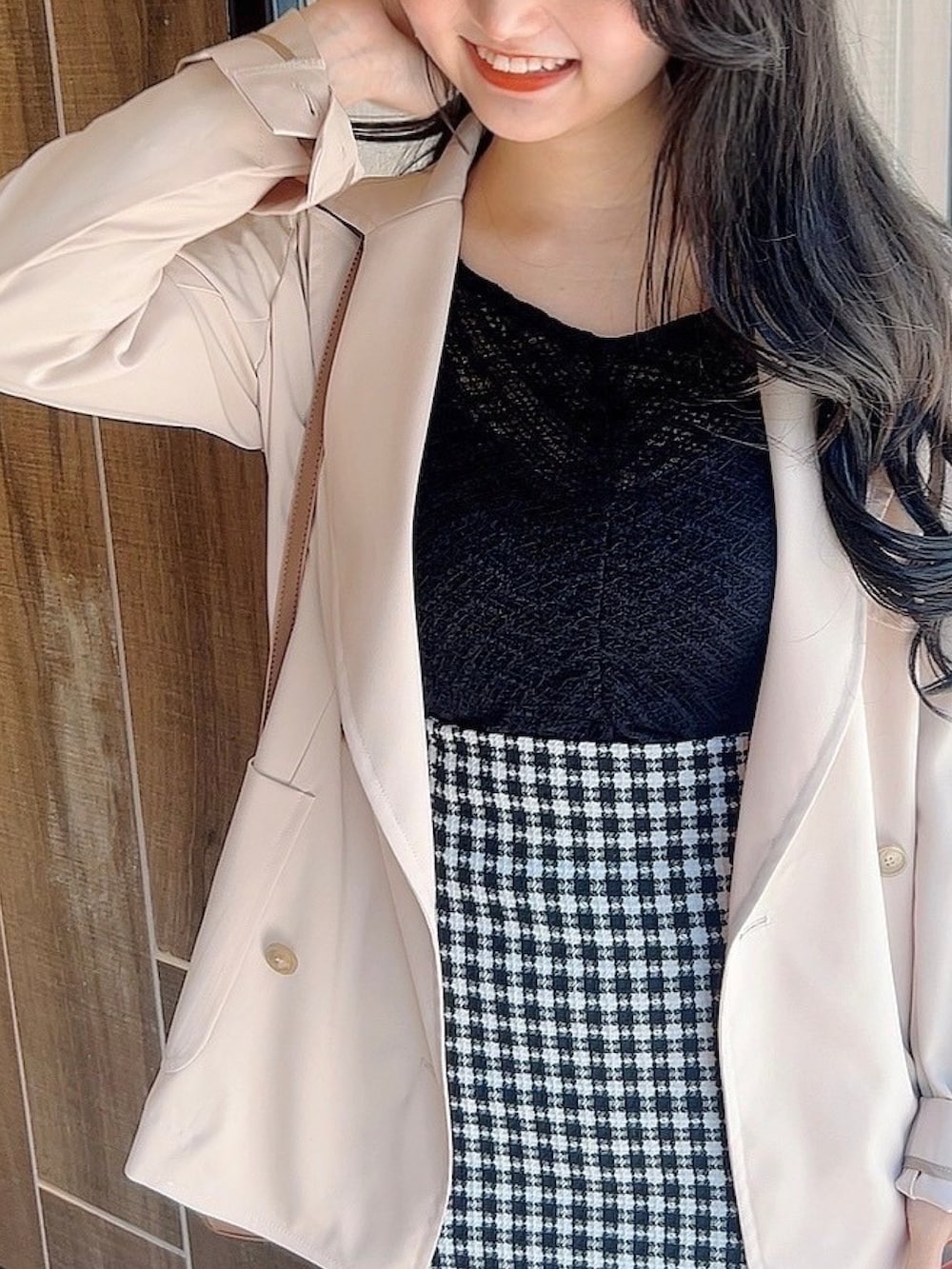 「オトナ女子、ジャケット、スカート、春コーデ、レース、骨格ウェーブ、deicy、mecouture」｜「DEICYのシャーリングレースカットソー（Tシャツ/カットソー、ブラック系）」を使った、DEICYさん（レディース・160cm）の春コーディネートの2枚目の写真
