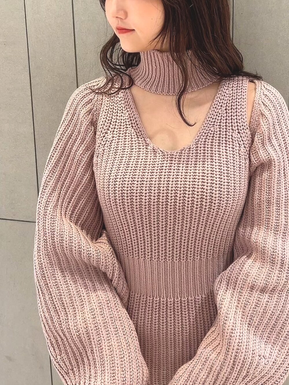 「大人かわいい、ニットワンピース、休日スタイル、春コーデ、deicy、mecouture」｜「ME COUTUREのレイヤードニットワンピース（ワンピース、ピンク系）」を使った、DEICYさん（レディース・160cm）の冬コーディネートの3枚目の写真