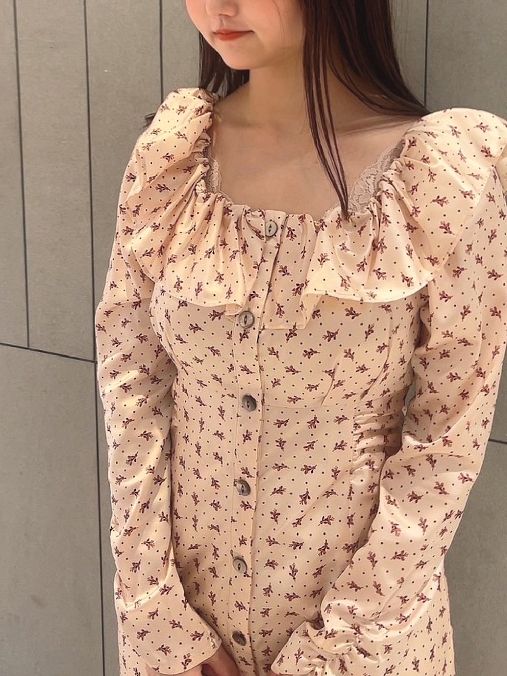 「お出かけコーデ、大人ガーリー、大人かわいい、花柄、花柄ワンピース、ワンピース、春コーデ、deicy、mecouture」｜「ME COUTUREのプチフルール２ｗａｙオフショルドレス（ワンピース、ピンク系）」を使った、DEICYさん（レディース・160cm）の冬コーディネートの3枚目の写真