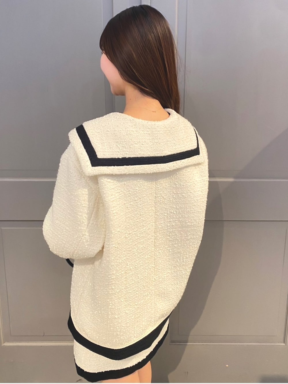 「お出かけコーデ、オトナ女子、大人コーデ、モノトーン、春アウター、春コーデ、セットアップ、deicy、mecouture」｜「DEICYのセーラーカラーツイードジャケット（テーラードジャケット、ホワイト系）」を使った、DEICYさん（レディース・160cm）の冬コーディネートの3枚目の写真