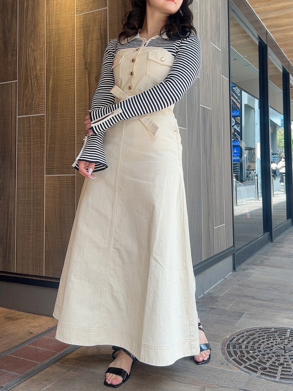 「お出かけコーデ、春、春コーデ、今日のコーデ、大人女子、デニム、ワンピース、オトナカジュアル、オトナ女子、骨格ウェーブ、deicy、mecouture」｜「DEICYのリブニットショートカーディガン（カーディガン/ボレロ、ブラック系）」を使った、DEICYさん（レディース・160cm）の春コーディネートの4枚目の写真