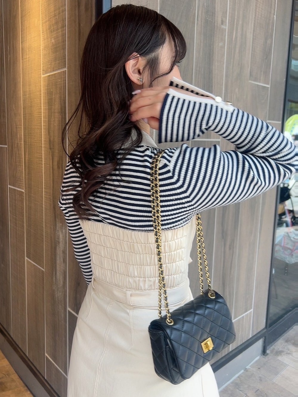「お出かけコーデ、春、春コーデ、今日のコーデ、大人女子、デニム、ワンピース、オトナカジュアル、オトナ女子、骨格ウェーブ、deicy、mecouture」｜「DEICYのリブニットショートカーディガン（カーディガン/ボレロ、ブラック系）」を使った、DEICYさん（レディース・160cm）の春コーディネートの2枚目の写真