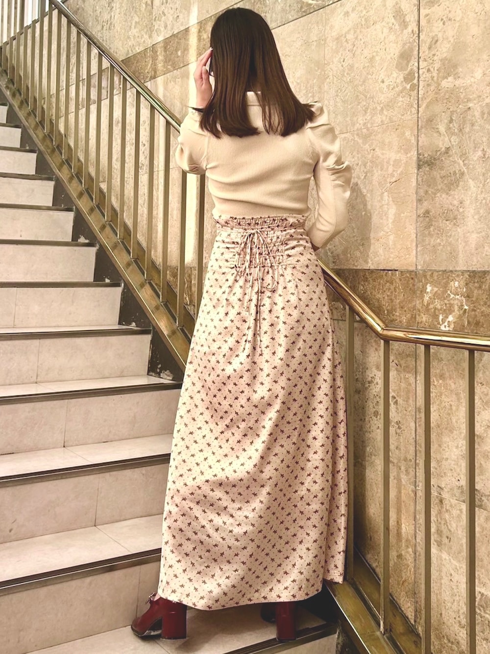 「花柄、スカート、大人女子、お出かけコーデ、骨格ウェーブ、春、春コーデ、deicy、mecouture」｜「ME COUTUREのプチフルールボタンダウンフレアスカート（スカート、ピンク系）」を使った、DEICYさん（レディース・160cm）の冬コーディネートの2枚目の写真