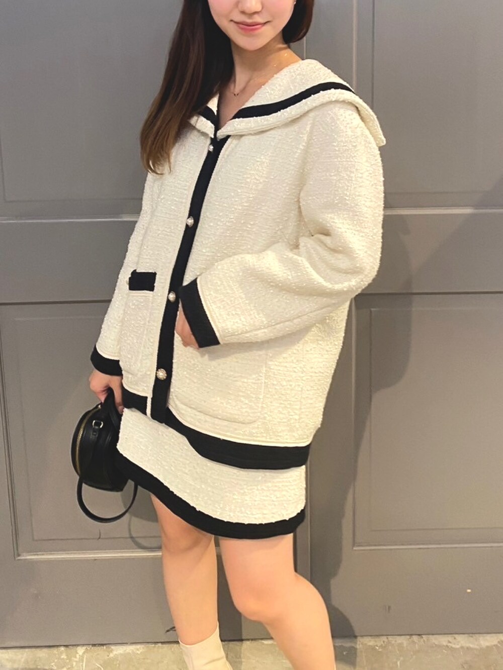 「お出かけコーデ、オトナ女子、大人コーデ、モノトーン、春アウター、春コーデ、セットアップ、deicy、mecouture」｜「DEICYのセーラーカラーツイードジャケット（テーラードジャケット、ホワイト系）」を使った、DEICYさん（レディース・160cm）の冬コーディネートの2枚目の写真