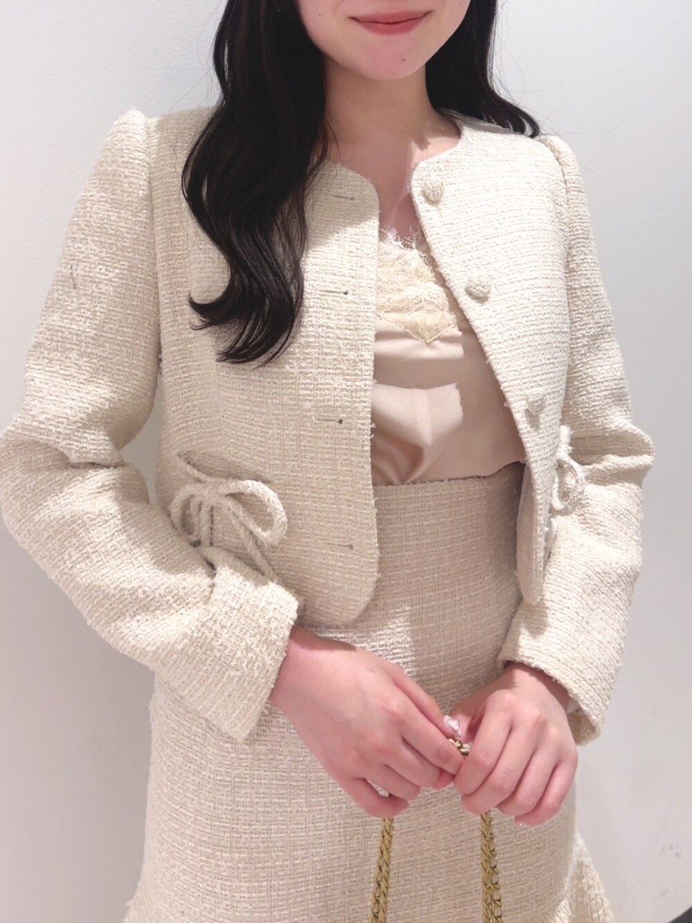 「セットアップ、ツイード、リボン、春コーデ、大人ガーリー、deicy、mecouture」｜「DEICYのツイードフリルスカート（スカート、ホワイト系）」を使った、DEICYさん（レディース・160cm）の冬コーディネートの4枚目の写真