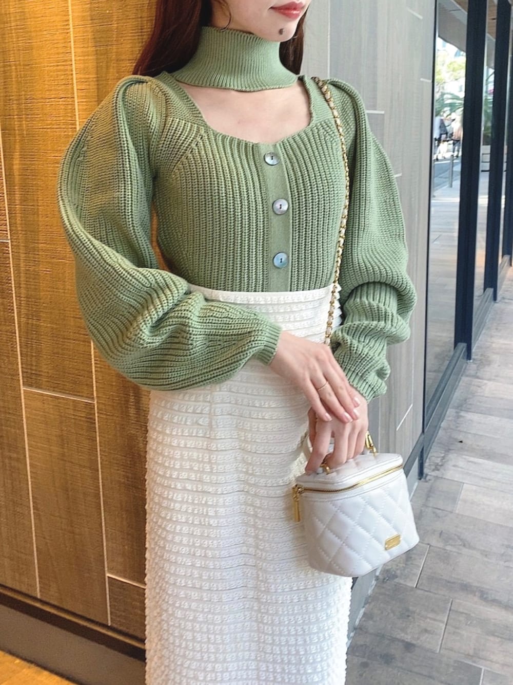 「オトナ女子、大人ガーリー、フリル、スカート、春コーデ、deicy、mecouture」｜「DEICYのショートブーツ（ブーツ、ベージュ系）」を使った、DEICYさん（レディース・160cm）の冬コーディネートの3枚目の写真