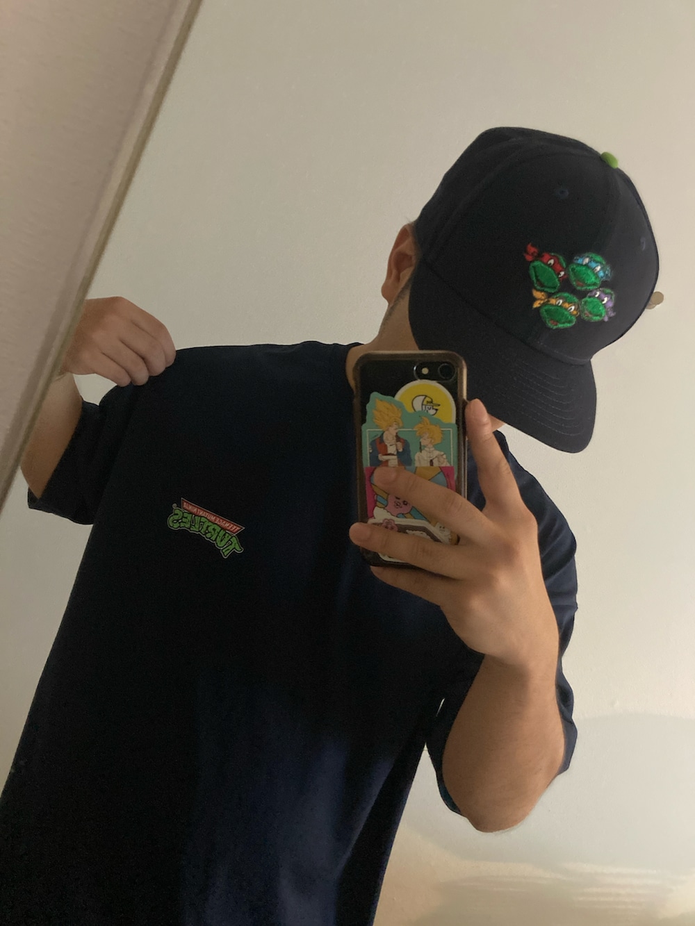 「ロゴT、休日コーデ、メンズファッション、お洒落さんとつながりたい、低身長コーデ、いいね、save、フォローお願いします🤑、AIR JORDAN、スニーカー、FREAK’Ｓ STORE、NEWERA、キャップ、ワイドパンツ、Tシャツ、ストリート、カジュアル」｜「FREAK'S STOREのアイテム（シャツ/ブラウス、ブルー系）」を使った、M4S4T0さん（メンズ・160cm）の夏コーディネートの2枚目の写真