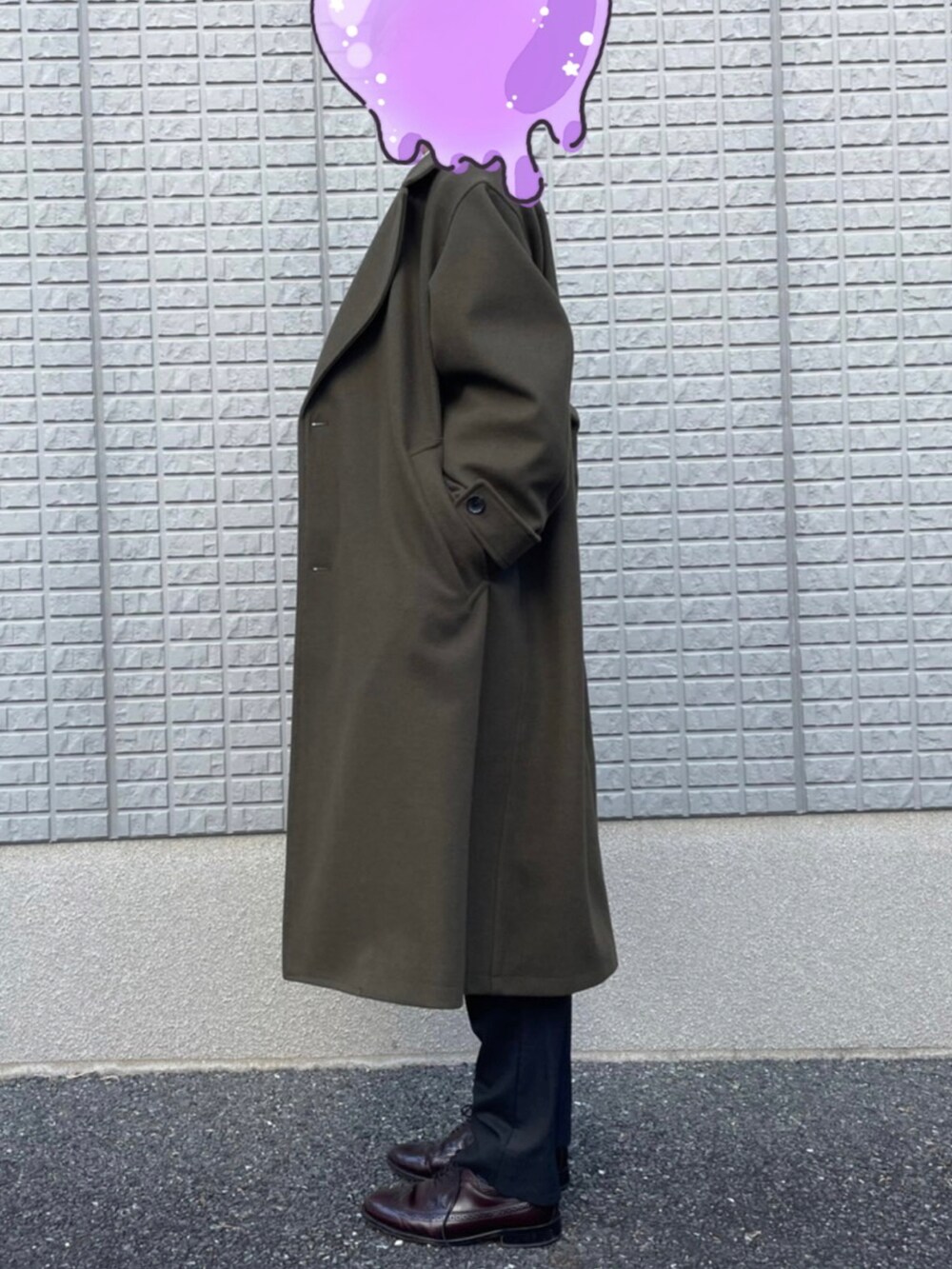 「初出勤、ビジネススタイル、チェスターコート、カーキアウター、カーキパンツ、カーキジャケット、グレーコーデ、ネクタイ」｜「LIDNMのSuper140s OFFICER COAT（チェスターコート、グリーン系）」を使った、Ryoさん（メンズ・182cm）の冬コーディネートの3枚目の写真