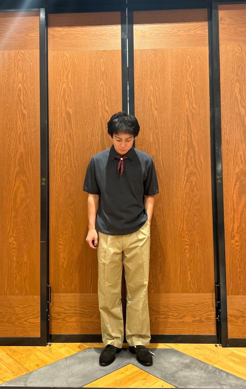 「モノトーン、スポーツミックス、デートコーデ、ワントーン、newarrival、休日スタイル、doors、低身長コーデ、フェスコーデ、EKAL、柄物、サンダルコーデ、機能性素材、旅行コーデ、紫外線対策」｜「URBAN RESEARCH DOORSのLIFE STYLE TAILOR　チェック柄ハンカチ（ポケットチーフ、レッド系）」を使った、ほしださん（メンズ・170cm）の夏コーディネートの2枚目の写真