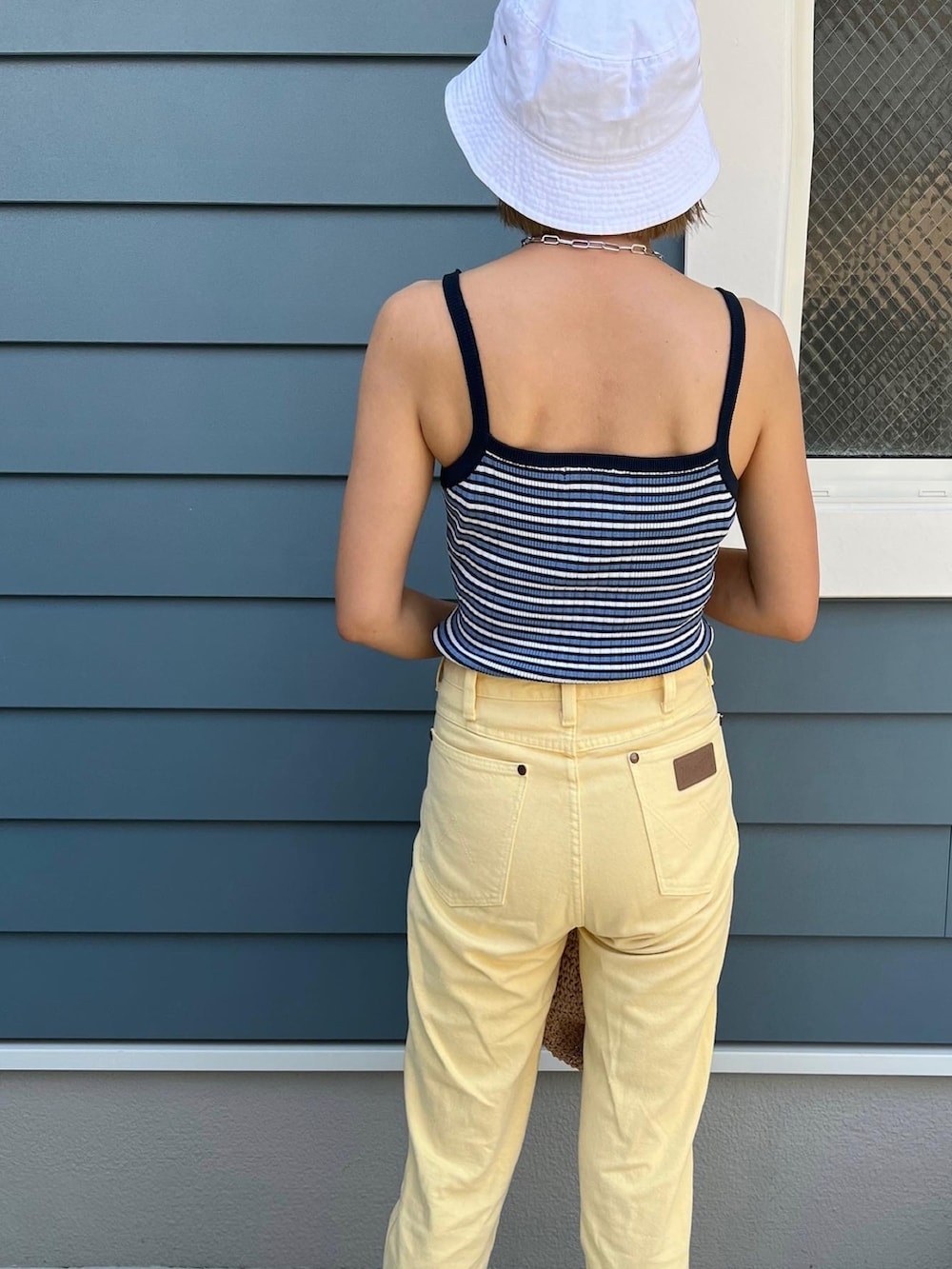 「夏コーデ、今日のコーデ、おしゃれさんと繋がりたい、サンダル、プチプラ、カラーコーデ」｜「Wranglerの【Wrangler/ラングラー】スリムカラージーンズ（その他パンツ、イエロー系）」を使った、aiさん（レディース・161cm）の夏コーディネートの2枚目の写真