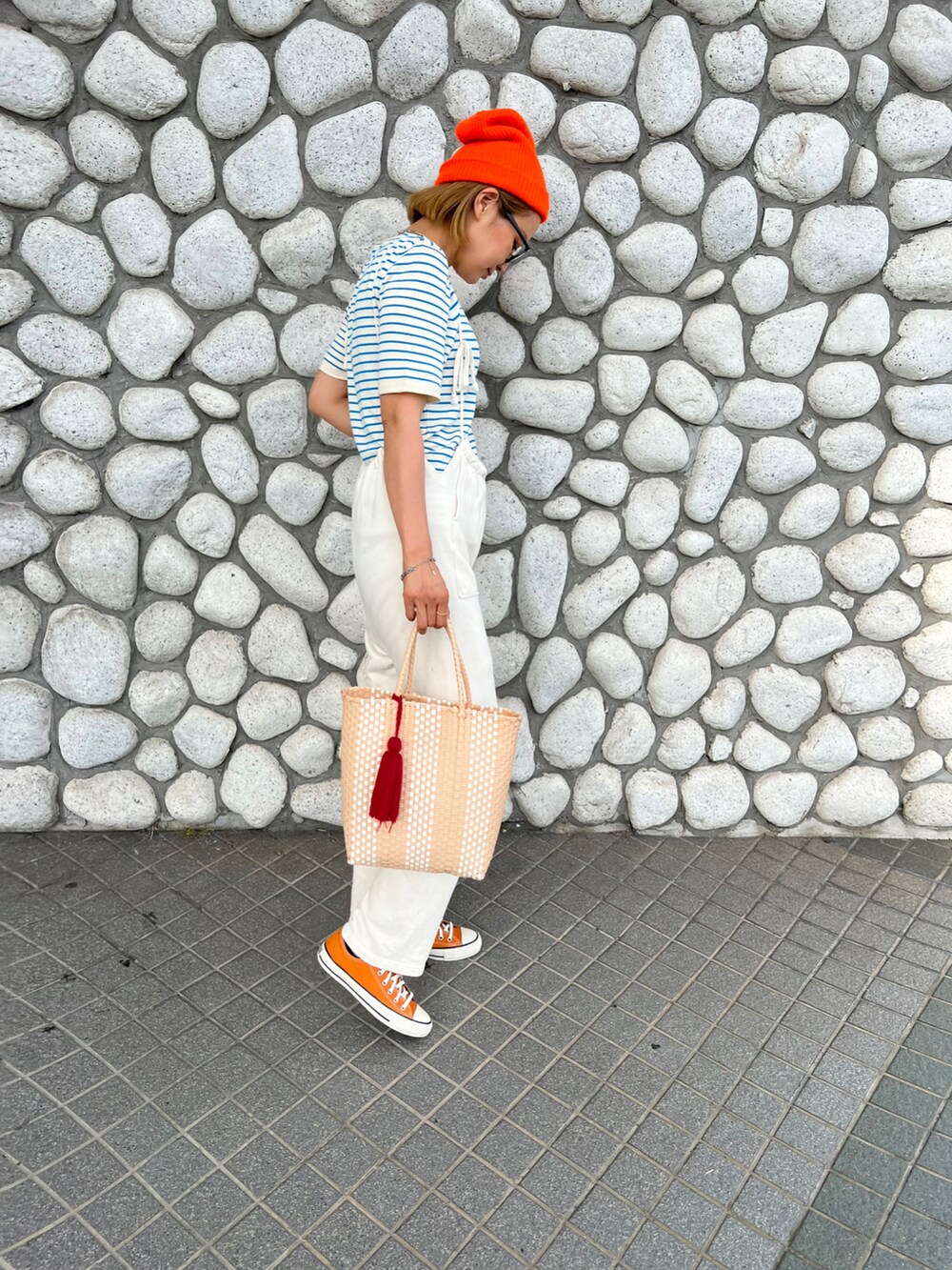 「ラクチンコーデ、夏コーデ、おしゃれさんと繋がりたい、カジュアルコーデ、シンプルコーデ、ootd、オレンジ、ママコーデ」｜「niko and...のオリジナルメルカドトートバッグL（トートバッグ、ベージュ系）」を使った、aiさん（レディース・161cm）の夏コーディネートの2枚目の写真