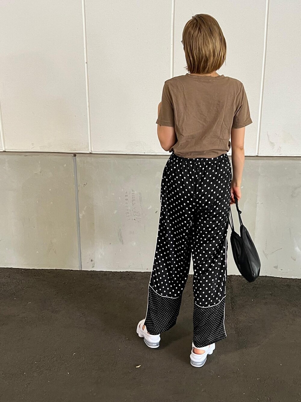 「オトナカジュアル、ootd、シンプルコーデ、サンダル、ママファッション、着回しコーデ、メガネ女子」｜「titivateのﾄﾞｯﾄ柄ｾﾐﾜｲﾄﾞﾊﾟﾝﾂ（その他パンツ、ブラック系）」を使った、aiさん（レディース・161cm）の夏コーディネートの2枚目の写真