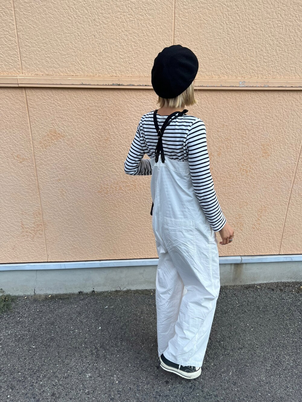 「秋ルック紹介するよ、秋のコーデ、オトナカジュアル、おしゃれさんと繋がりたい、ootd、カジュアルコーデ、ママコーデ、シンプルコーデ、着回しコーデ」｜「CANAL JEANのアイテム（サロペット/オーバーオール、ホワイト系）」を使った、aiさん（レディース・161cm）の秋コーディネートの3枚目の写真