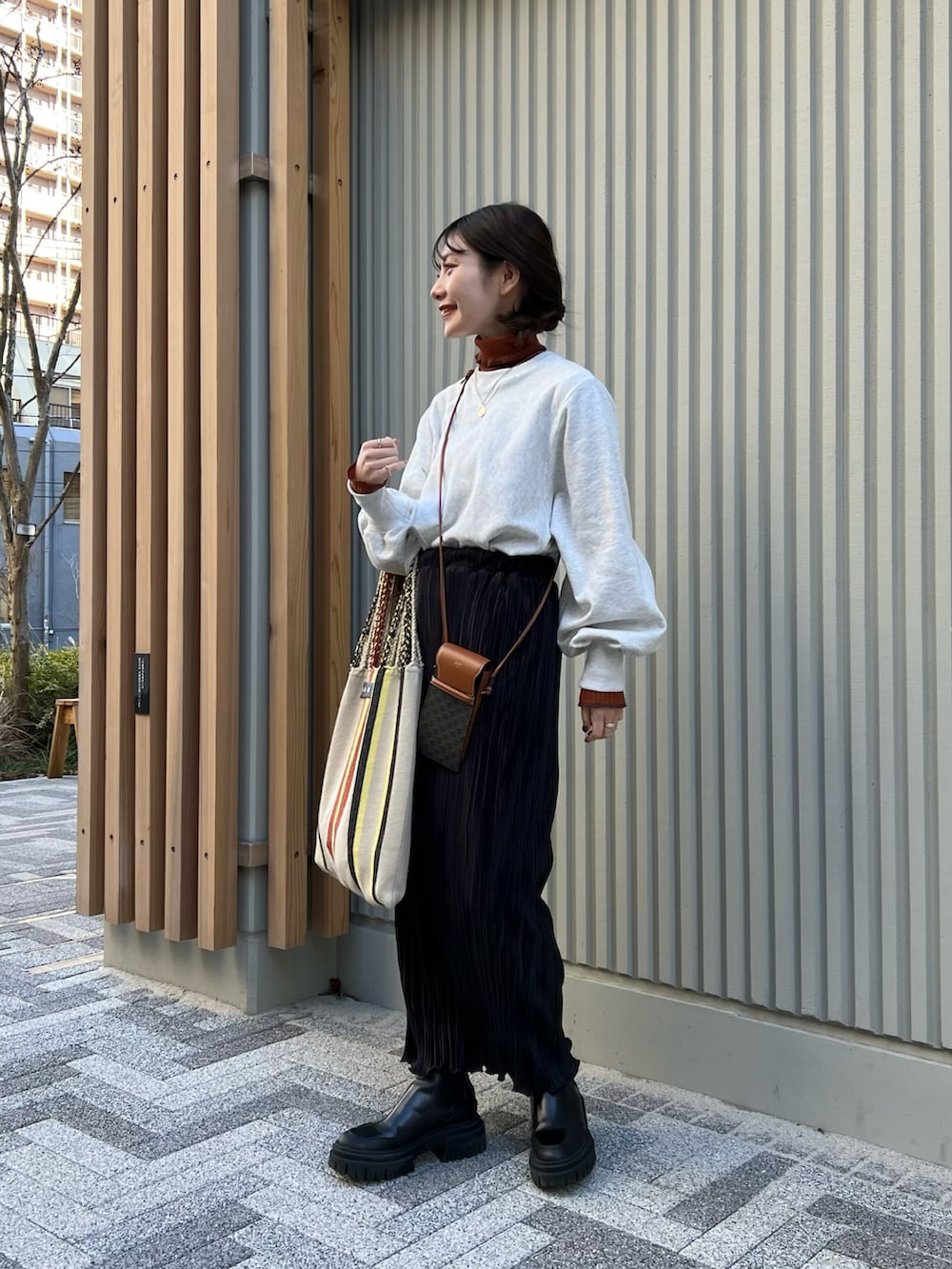 ルディ様 C5086 CELERIボリュームスリーブ スウェットコーデ まる｜hinariのスウェットを使ったコーディネート - WEAR