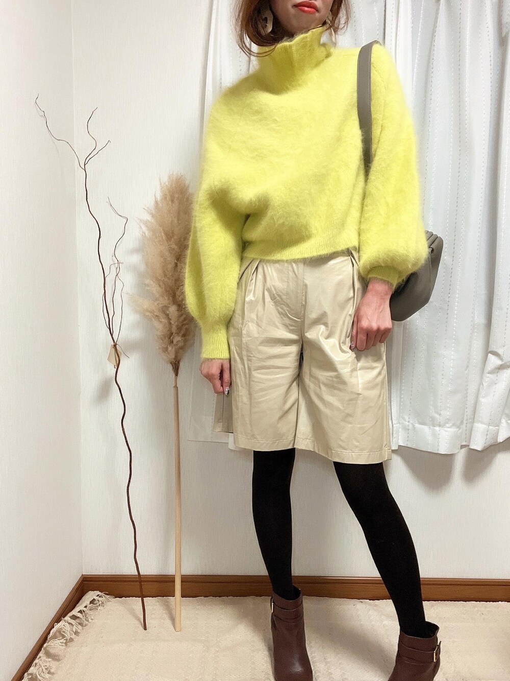 「ニット、カジュアル、シンプル、秋のコーデ、カラーニット、休日スタイル、大人コーデ、きれいめカジュアル、ootd、オトナカジュアル、高身長女子、AMERI、amerivintage」｜「AmeriのPOPPING COLOR ANGORA KNIT（ニット/セーター、グリーン系）」を使った、joujouさん（レディース・174cm）の秋コーディネートの2枚目の写真