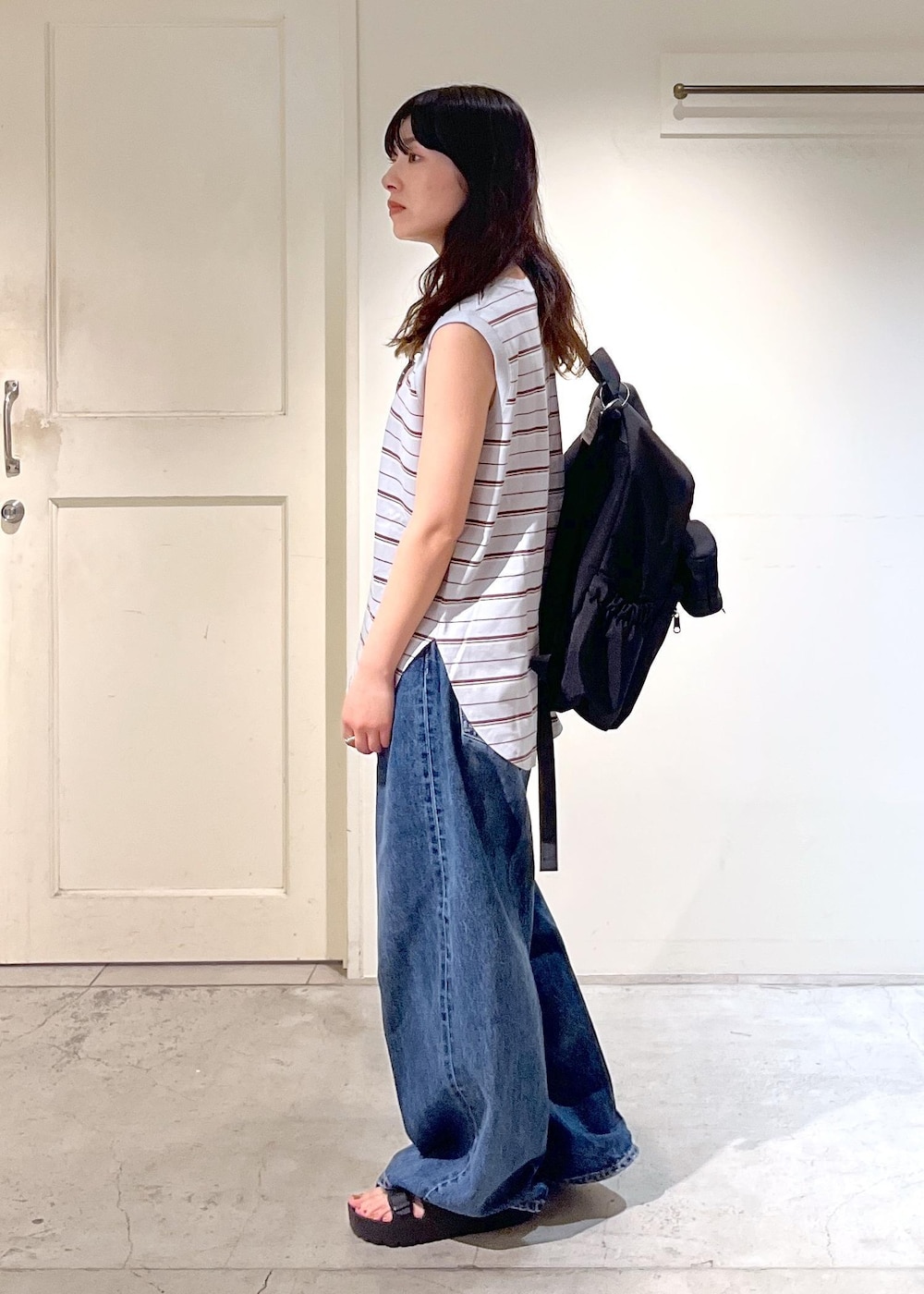 「Coca-Cola、コカ・コーラ、Coca-Cola COLLECTION by JUN、タンクトップ、デニム、バギーデニム、BIRKENSTOCK、Florida III Flex Platform、OUTDOOR PRODUCTS for SALON、WS、レザー、初夏コーデ、夏コーデ、運動会コーデ、お出かけコーデ」|「BIRKENSTOCKの【BIRKENSTOCK(ビルケンシュトック)】Florida III Flex Platform/フロリダ フレックス プラットフォーム(サンダル、ブラック系)」を使った、michiruさん(レディース・156cm)の夏コーディネートの4枚目の写真