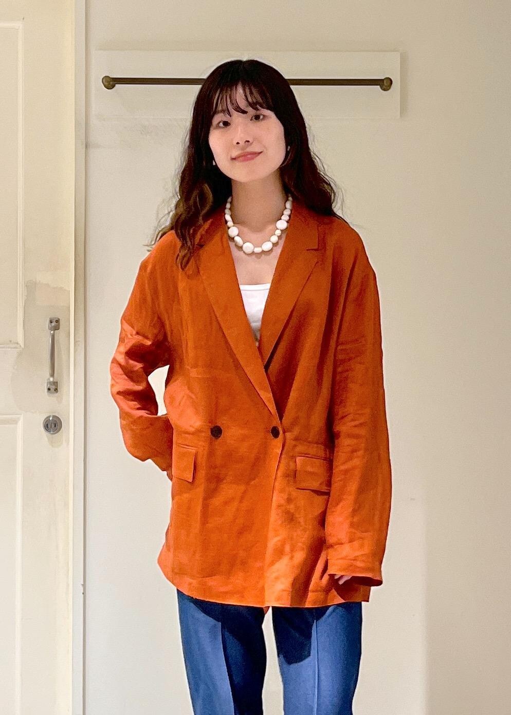 「羽織、テラコッタ、ホワイト、VELVETY INDIGO BLUE BLACK、CATERPILLAR 2 PT、デニム、レザー、MAISON N.H PARIS、CONSTANCE、Sapir Bachar、CARVED CORAL NECKLACE、春コーデ、初夏コーデ、夏コーデ、デートコーデ」｜「SALON adam et rope'のプリマベールファームリーリブタンクトップ［UVケア・洗える］（タンクトップ、ホワイト系）」を使った、michiruさん（レディース・156cm）の春コーディネートの8枚目の写真