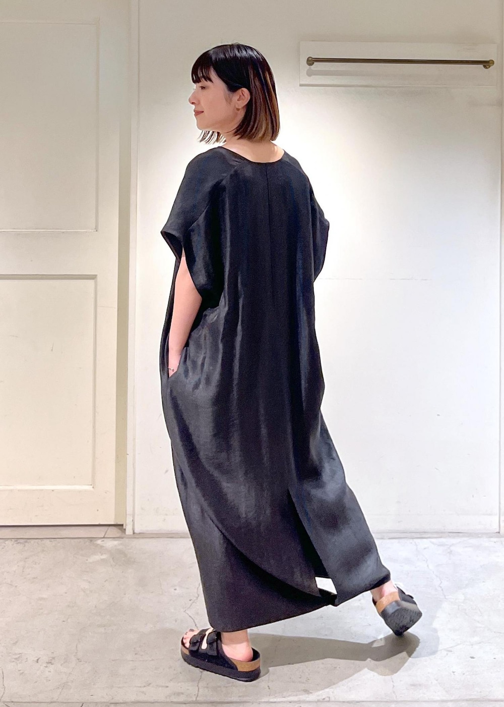 「カフタンワンピース、シャイニー、タンクトップ、KINAN、BIRKENSTOCK、Arizona、bonbonstore、日傘、ブラック、メッシュ、ワンピース、サンダル、サロンアダムエロペ、SALON adam et ropé、24SS夏の新作」｜「BIRKENSTOCKの【BIRKENSTOCK】Arizona Platform Flex Mesh（サンダル、ブラック系）」を使った、michiruさん（レディース・156cm）の春コーディネートの9枚目の写真