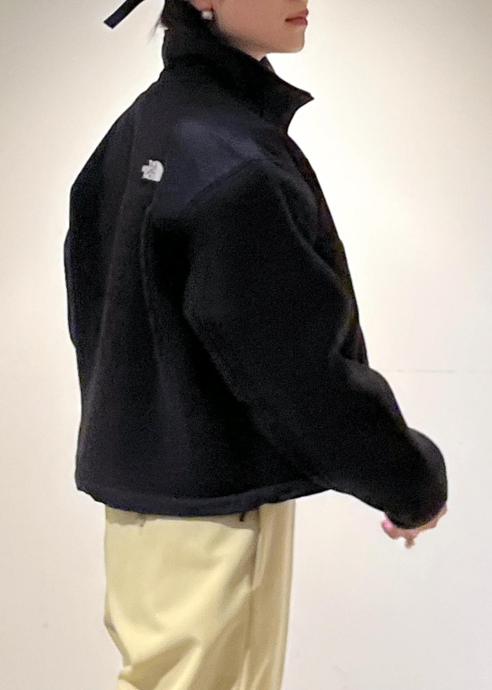 「THE NORTH FACE、ノースフェイス、フリース、ジャケット、New Balance、ニューバランス、Americana、アメリカーナ、キャップ、ブラック、パンツ、イエロー、グレー、スニーカー、サロンアダムエロペ」｜「SALON adam et rope'の【Americana（アメリカーナ）】47クリーンナップキャップ（キャップ、ブラック系）」を使った、michiruさん（レディース・156cm）の秋コーディネートの7枚目の写真