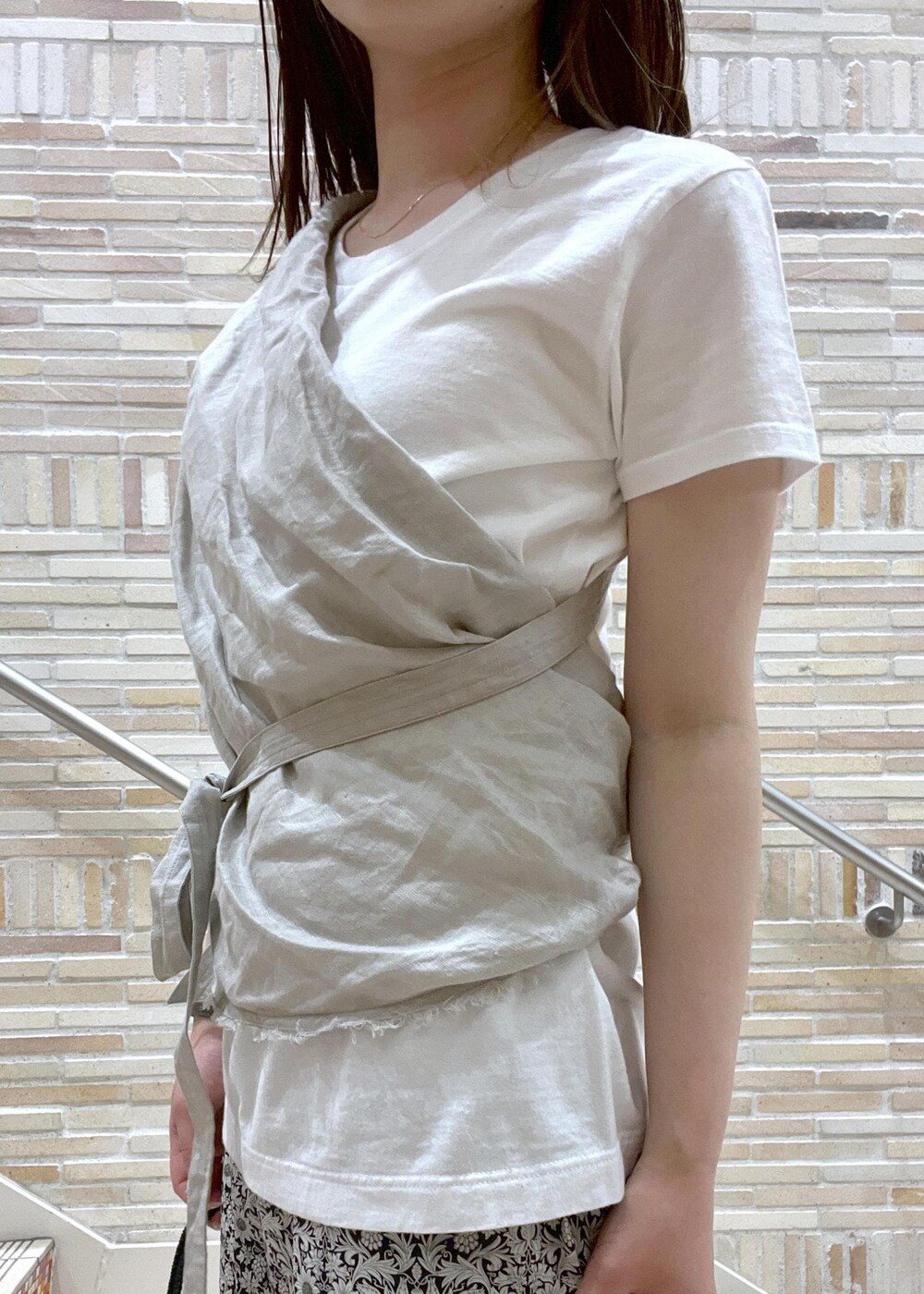 「23SS夏の新作、骨格ウェーブ、ブルベ、低身長、Hanes、Tシャツ、クルーネック、ノルマンディ、リネン、カーチフ、NICOLAS LAINAS、サンダル、春夏コーデ、サロンアダムエロペ、SALON adam et rope'」|「HANESの【Hanes(ヘインズ)】クルーネックT 5.3oz Japan Fit for HER(2枚組)(Tシャツ/カットソー、イエロー系)」を使った、michiruさん(レディース・156cm)の春コーディネートの8枚目の写真