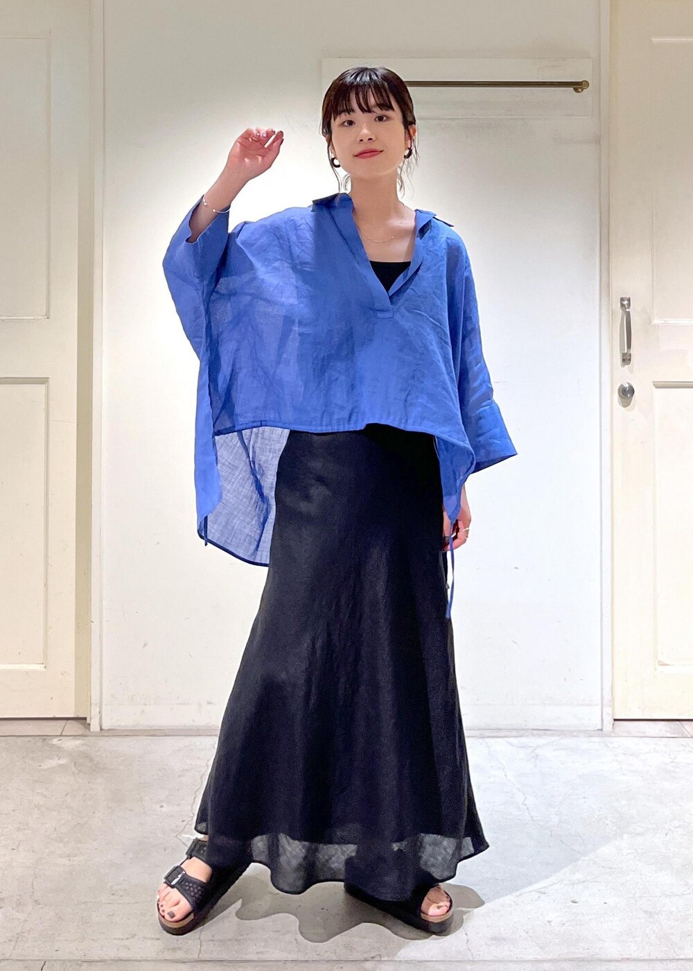 「デザインTOPS、カラー、シアー、KINAN、ノルマンディリネン、BIRKENSTOCK、Arizona、クロシェ編み、ミニバッグ、サロンアダムエロペ、24SS夏の新作、骨格ウェーブ、ブルべ、セットアップ対応、春ファッション」｜「BIRKENSTOCKの【BIRKENSTOCK】Arizona Platform Flex Mesh（サンダル、ブラック系）」を使った、michiruさん（レディース・156cm）の春コーディネートの7枚目の写真