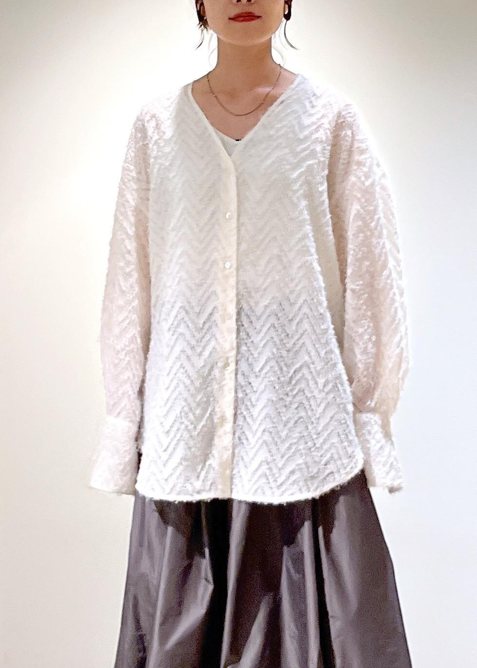 「新作、ジャガード、シャツ、ブラウス、羽織り、タフタ、porselli、ジャズシューズ、CreamyCotton、クリーミーコットン、靴下、チェーンバッグ、ハンドバッグ、イエロー、フリンジ」｜「E.PORSELLIの【porselli（ポルセリ）】jazz shoes solid/ジャズシューズ（その他シューズ、ホワイト系）」を使った、michiruさん（レディース・156cm）の秋コーディネートの8枚目の写真