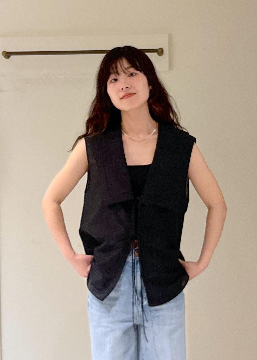 「コットンシルク、ブラック、RED CARD TOKYO、easy SLOGAN、デニム、BIRKENSTOCK、Zurich、ベージュ、BAGMATI、シルバー、初夏コーデ、夏コーデ、デートコーデ、お出かけコーデ、旅行コーデ」｜「SALON adam et rope'のプリマベールファームリーリブタンクトップ［UVケア・洗える］（タンクトップ、ブラック系）」を使った、michiruさん（レディース・156cm）の夏コーディネートの8枚目の写真