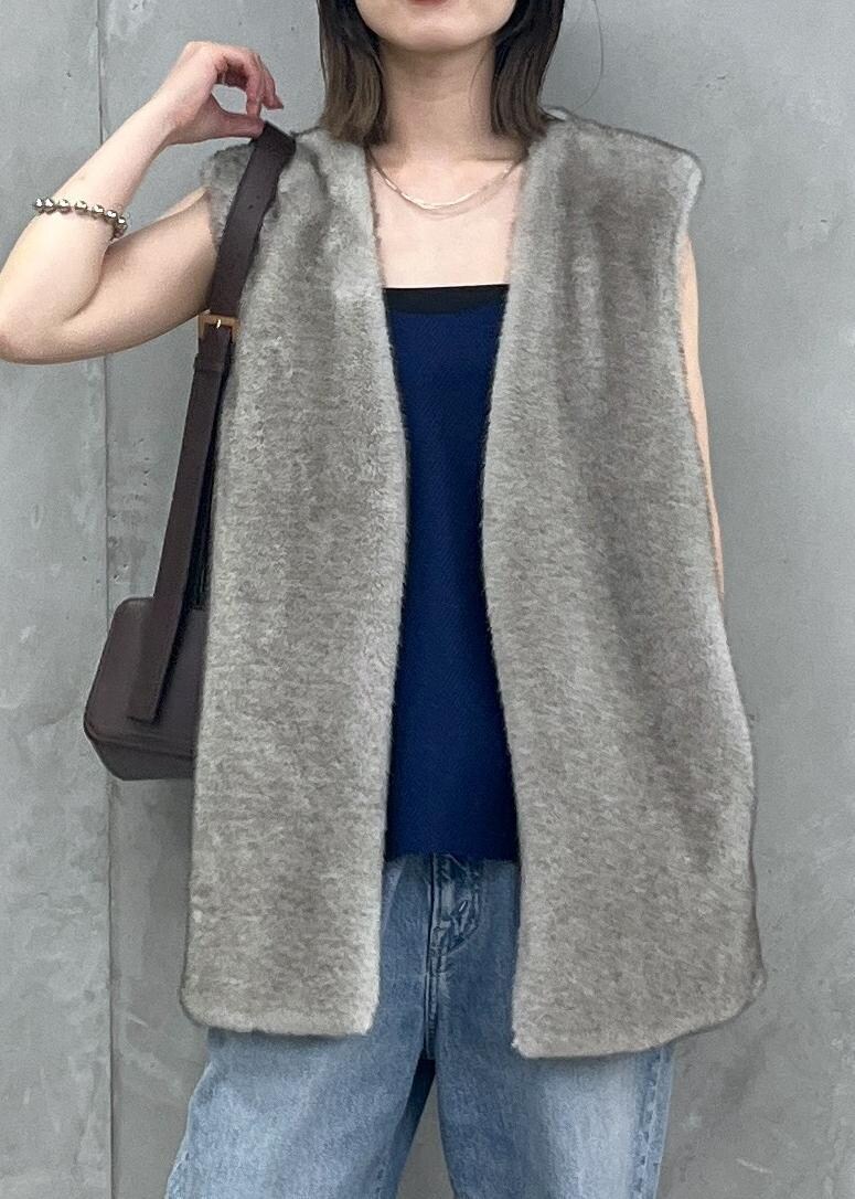 「ファー、ジレ、Gabriela Coll Garments、ウール、KURO for SALON、KURO、MARTINIANO、レザー、ブラウン、グレー、ノースリーブ、ブルー、デニム、シルバー、ローヒール」|「SALON adam et rope'の【雑誌掲載】【追加】レザーボックスショルダーバッグ/クロスボディバッグ(ショルダーバッグ、ブラウン系)」を使った、michiruさん(レディース・156cm)の夏コーディネートの8枚目の写真