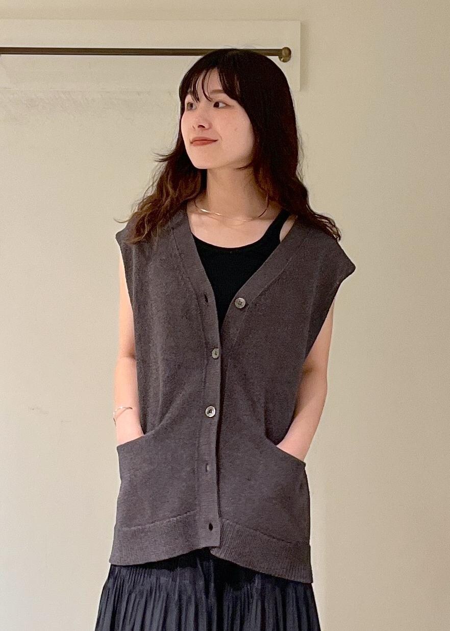 「ペーパーヤーン、和紙、チャコール、gicipi、TURCHESE、BIRKENSTOCK、Arizona Big Buckle EVA、African Square、カゴバッグ、初夏コーデ、夏コーデ、デートコーデ、お出かけコーデ、旅行コーデ、アウトドアコーデ」|「SALON adam et rope'の【African Square(アフリカンスクエアー)】ボルガ丸底ウェーブカゴ小(トートバッグ、ホワイト系)」を使った、michiruさん(レディース・156cm)の夏コーディネートの9枚目の写真