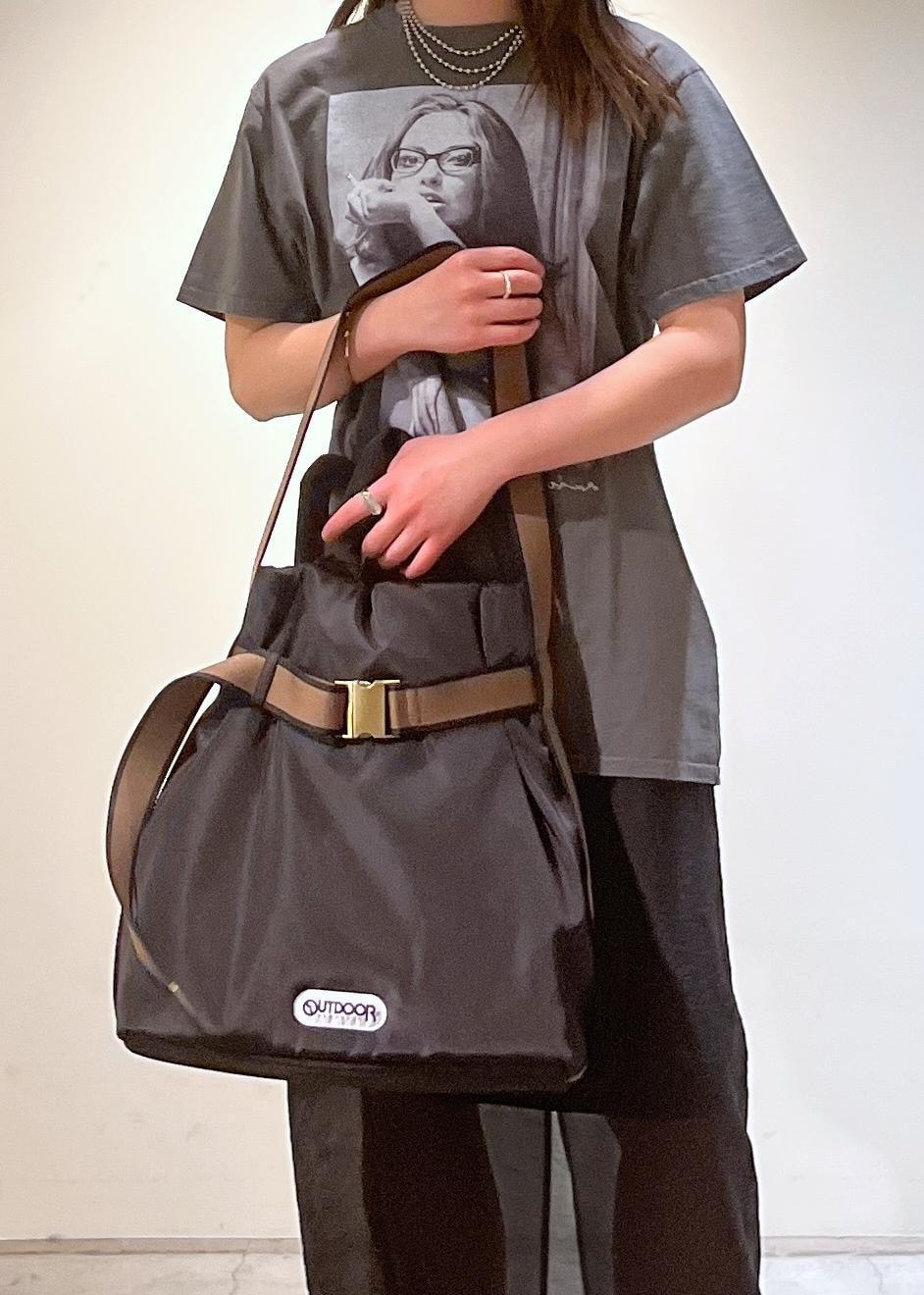 「羽織、COUTURE D'ADAM、クチュール ド アダム、チャコール、フォトプリント、タイトスカート、MOONSTAR、810s、STUDEN AERO、OUTDOOR PRODUCTS for SALON、初春コーデ、春コーデ、デートコーデ、お出かけコーデ、旅行コーデ」|「OUTDOOR PRODUCTSの【追加・A4対応】【OUTDOOR PRODUCTS for SALON】別注2WAYトートバッグ4/アウトドアプロダクツ(トートバッグ、ブラック系)」を使った、michiruさん(レディース・156cm)の春コーディネートの10枚目の写真