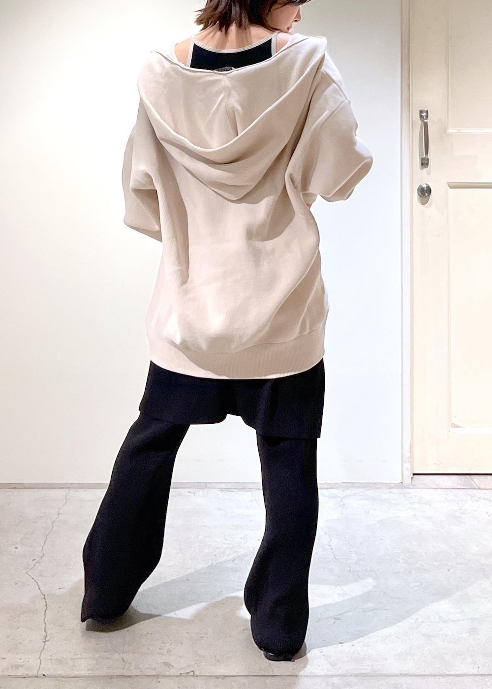 「CreamyCotton、クリーミーコットン、GGG for SALON、GOOD PEOPLE GOOD STITCHING GOOD PRODUCT、アメリカンスリーブ、リブ、L.L.Bean、グロサリートート、マザーズバッグ、新作、パープル、ホワイト、ジップ、フード、ブラック」｜「SALON adam et rope'のリブレギンス＋ミニスカートセット【洗える】（スカート、ブラック系）」を使った、michiruさん（レディース・156cm）の夏コーディネートの8枚目の写真