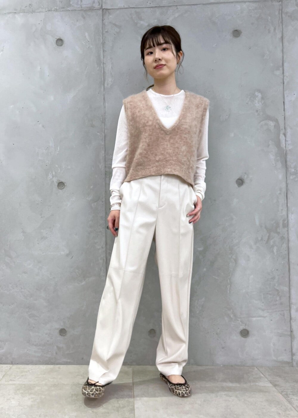 「骨格ウェーブ、ブルベ、低身長、モヘア、KINAN、クリーミーコットン、サロンアダムエロペ、レオパード、porselli、シアートップス、お出かけコーデ、秋コーデ、SALON adam et rope'、Creamy Cotton、秋服準備はじめました」|「E.PORSELLIの【porselli(ポルセリ)】ballet shoes leo/バレエシューズ(バレエシューズ、ブラウン系)」を使った、michiruさん(レディース・156cm)の夏コーディネートの2枚目の写真