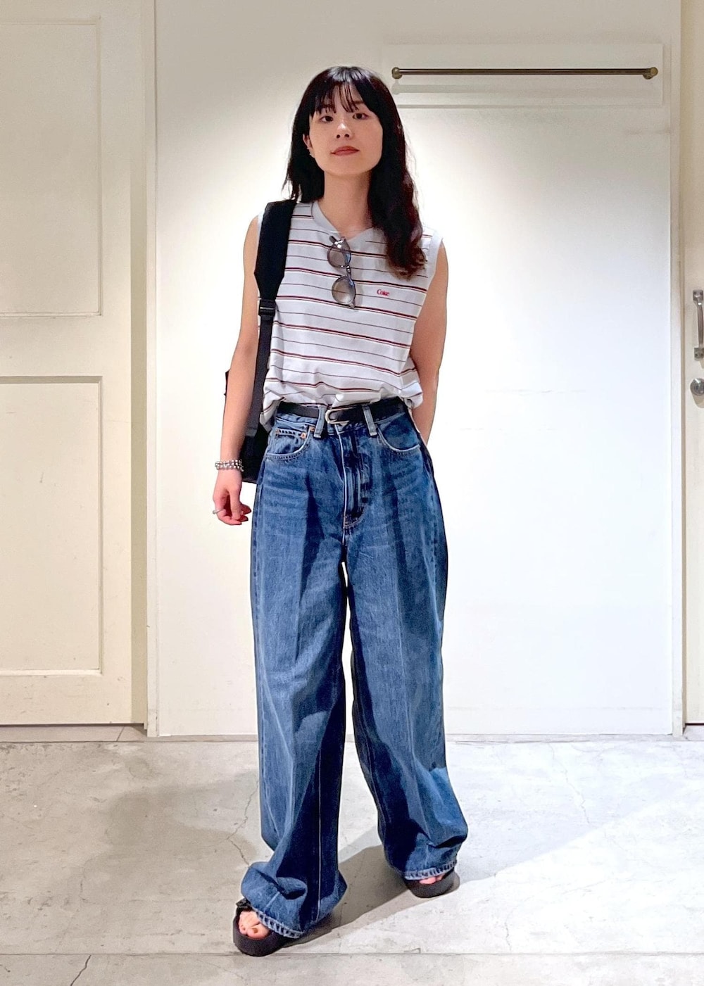 「Coca-Cola、コカ・コーラ、Coca-Cola COLLECTION by JUN、タンクトップ、デニム、バギーデニム、BIRKENSTOCK、Florida III Flex Platform、OUTDOOR PRODUCTS for SALON、WS、レザー、初夏コーデ、夏コーデ、運動会コーデ、お出かけコーデ」|「BIRKENSTOCKの【BIRKENSTOCK(ビルケンシュトック)】Florida III Flex Platform/フロリダ フレックス プラットフォーム(サンダル、ブラック系)」を使った、michiruさん(レディース・156cm)の夏コーディネートの3枚目の写真