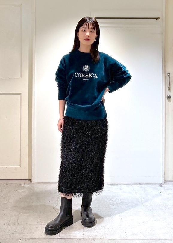 「CreamyCotton、クリーミーコットン、プルオーバー、オーガニックコットン、グリーン、COUTURE D'ADAM、フェザー、ブラック、REMME、チェルシーブーツ、レザー、BRENTELLA、バッグ、初春コーデ、秋コーデ」｜「REMMEの【REMME（レメ）】クラシックチェルシーブーツ（ブーツ、ブラック系）」を使った、michiruさん（レディース・156cm）の冬コーディネートの7枚目の写真