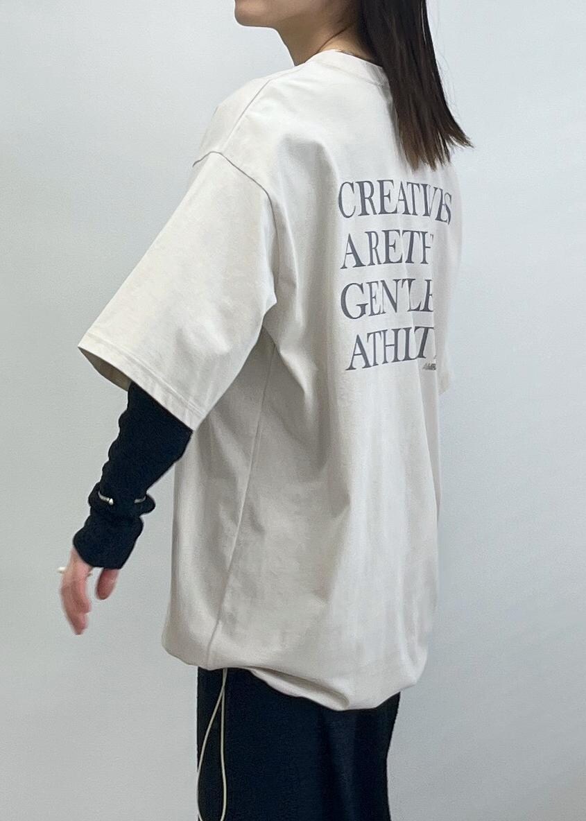 「Americana for SALON、Americana、Tシャツ、半袖、オーバーサイズ、オフホワイト、プルオーバー、クロップド丈、ラメ、ネイビー、タイトスカート、porselli、バレエヒール、ベージュ、MAISON N.H PARIS」|「SALON adam et rope'のシャイニージャカードクロップドプルオーバー(Tシャツ/カットソー、ブルー系)」を使った、michiruさん(レディース・156cm)の冬コーディネートの9枚目の写真