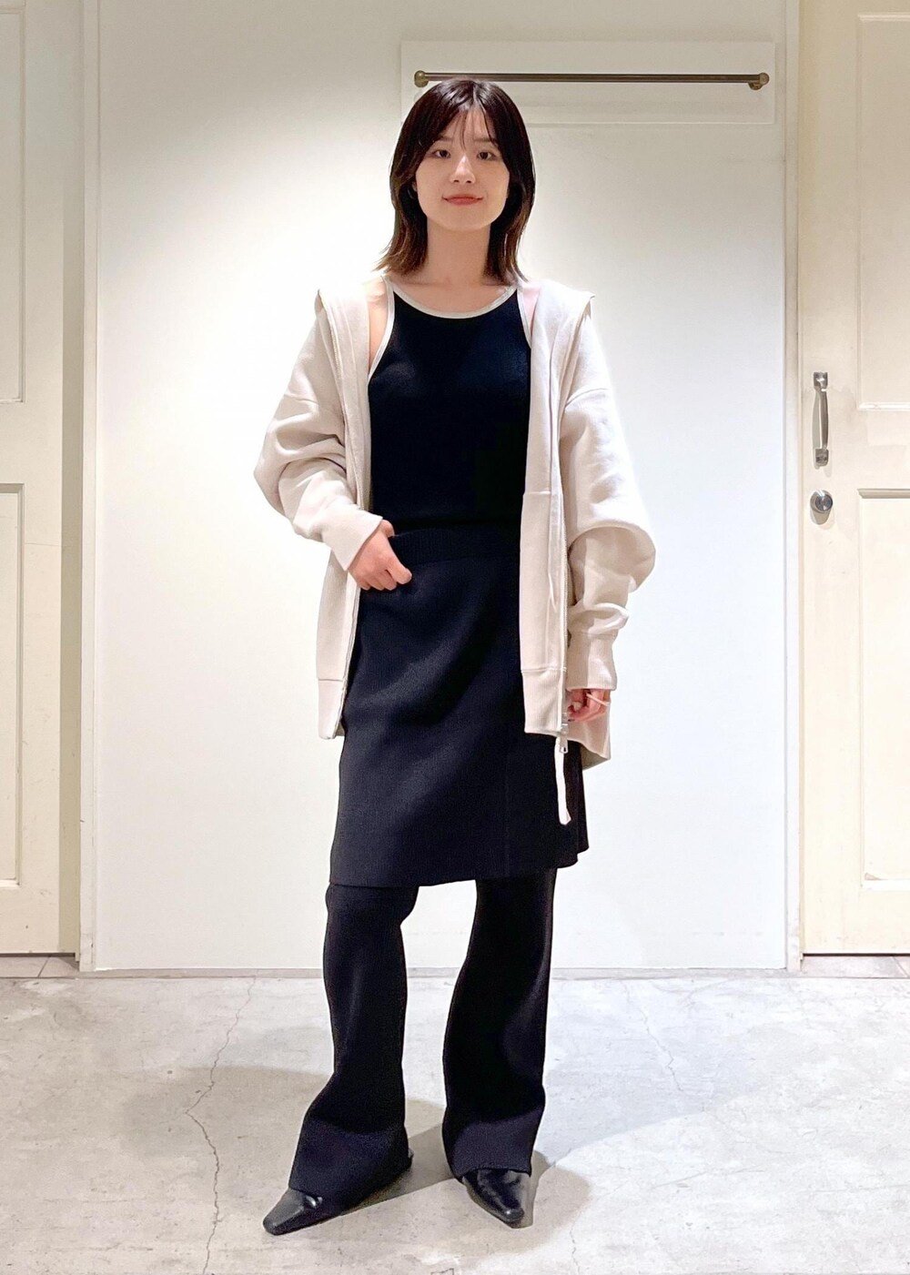 「CreamyCotton、クリーミーコットン、GGG for SALON、GOOD PEOPLE GOOD STITCHING GOOD PRODUCT、アメリカンスリーブ、リブ、L.L.Bean、グロサリートート、マザーズバッグ、新作、パープル、ホワイト、ジップ、フード、ブラック」｜「SALON adam et rope'のリブレギンス＋ミニスカートセット【洗える】（スカート、ブラック系）」を使った、michiruさん（レディース・156cm）の夏コーディネートの2枚目の写真