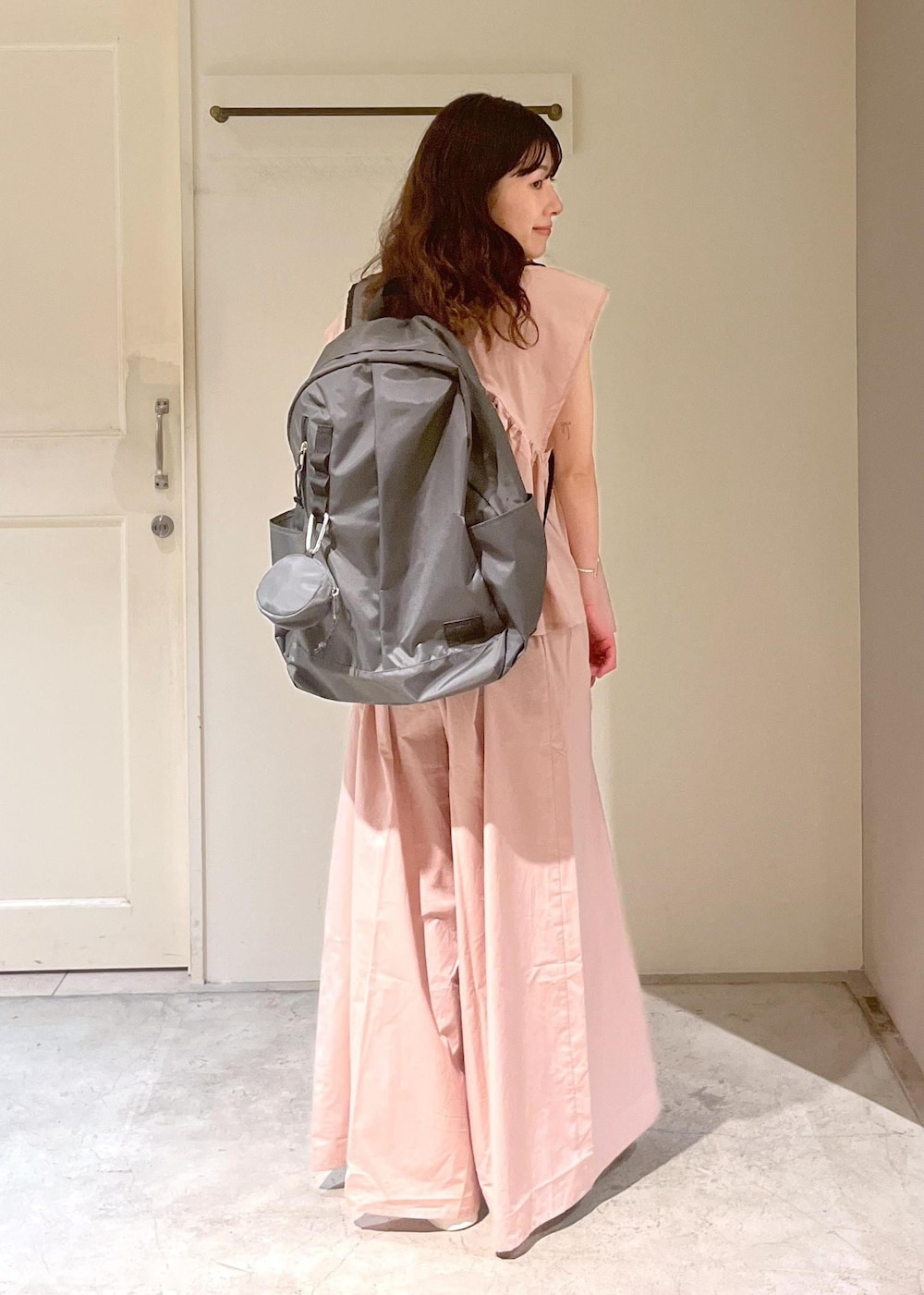「baserange、ベースレンジ、ピンク、Primaveil、adidas、SUPERSTAR82、CABLE TOP、CABLE PANTS、春コーデ、初夏コーデ、夏コーデ、デートコーデ、お出かけコーデ、旅行コーデ、推し活コーデ」｜「adidasの【J'aDoRe・店舗限定】【adidas（アディダス）】SUPERSTAR82（スニーカー、ホワイト系）」を使った、michiruさん（レディース・156cm）の春コーディネートの5枚目の写真