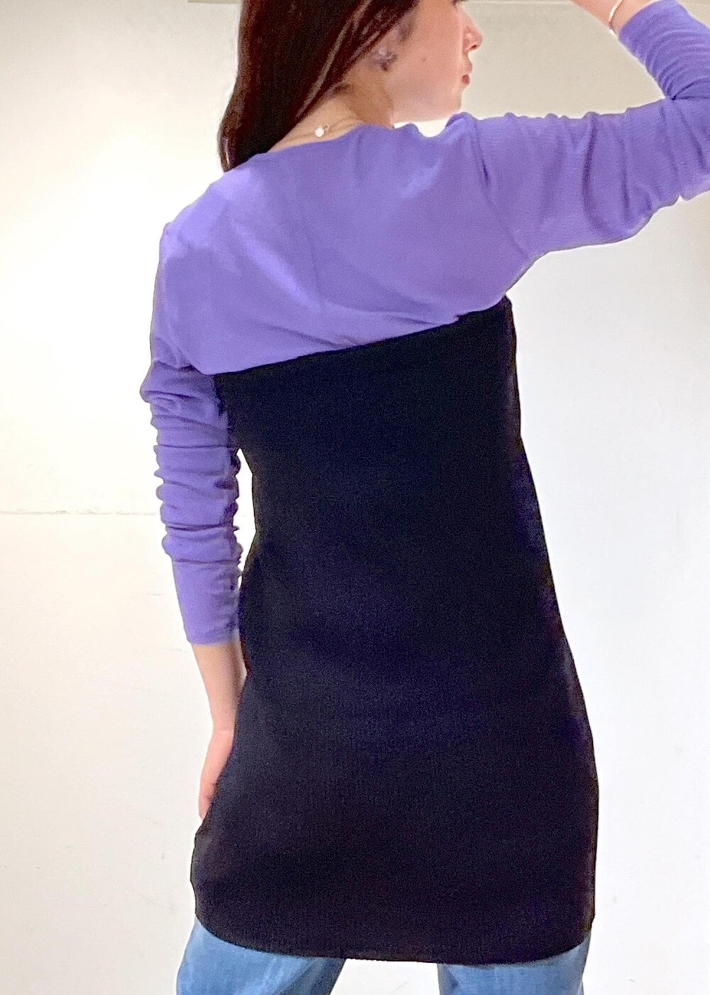 「23AW秋の新作、骨格ウェーブ、ブルベ、低身長、サロンアダムエロペ、KINAN、ビスチェ、redcardtokyo、MOHI、SALON adam et ropé、秋コーデ、ロンT、デニム、カラー×コーデ、レイヤードスタイル」|「SALON adam et rope'のKINANシアーリブロングTシャツ(Tシャツ/カットソー、パープル系)」を使った、michiruさん(レディース・156cm)の夏コーディネートの6枚目の写真