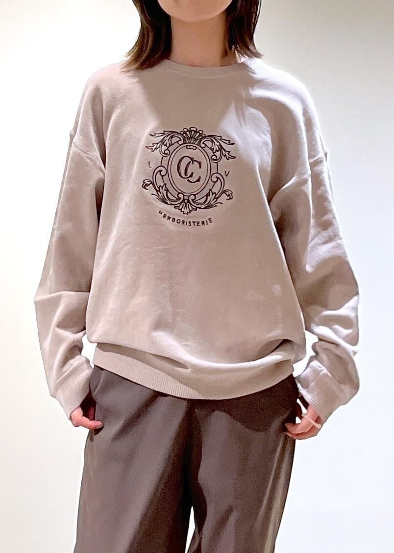 「CreamyCotton、クリーミーコットン、ベージュ、ブラウン、レザーバッグ、チェーンバッグ、プルオーバー、ロゴ、センタープレス、初秋コーデ、秋コーデ、初冬コーデ、お仕事コーデ、デートコーデ、お出かけコーデ」｜「SALON adam et rope'のエンブロイダリースウェット-CreamyCotton /クリーミーコットン-（スウェット、ベージュ系）」を使った、michiruさん（レディース・156cm）の夏コーディネートの7枚目の写真