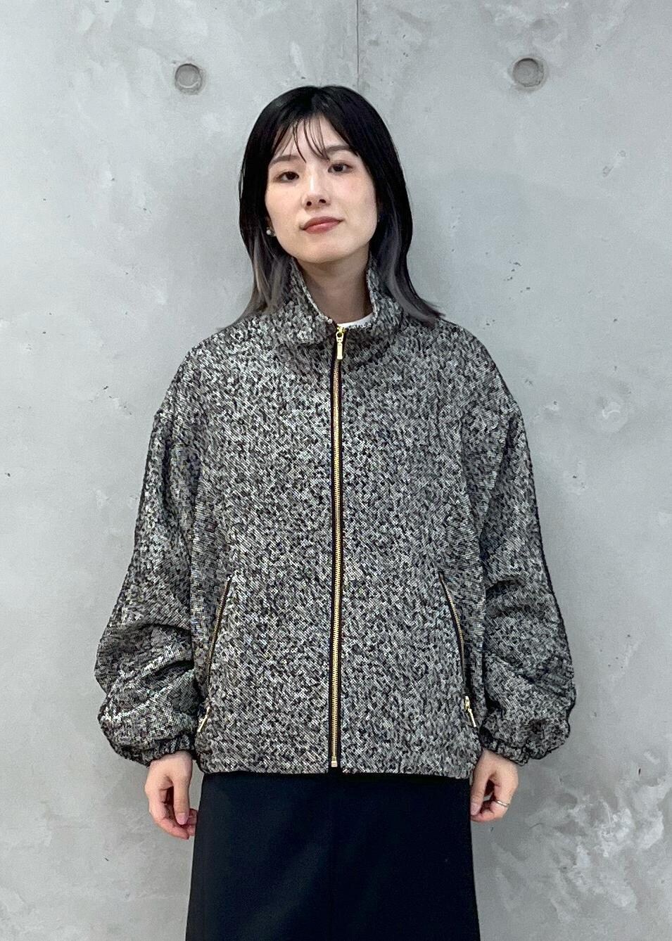 「ツイード、アウター、ブラック、Jean Cocteau、ジャン・コクトー、Tシャツ、アートプリント、ホワイト、トラペーズスカート、秋コーデ、初冬コーデ、冬コーデ、お仕事コーデ、卒業式コーデ、授業参観日コーデ」｜「SALON adam et rope'の【WEB限定】サスペンダートラペーズスカート（スカート、ブラック系）」を使った、michiruさん（レディース・156cm）の秋コーディネートの10枚目の写真