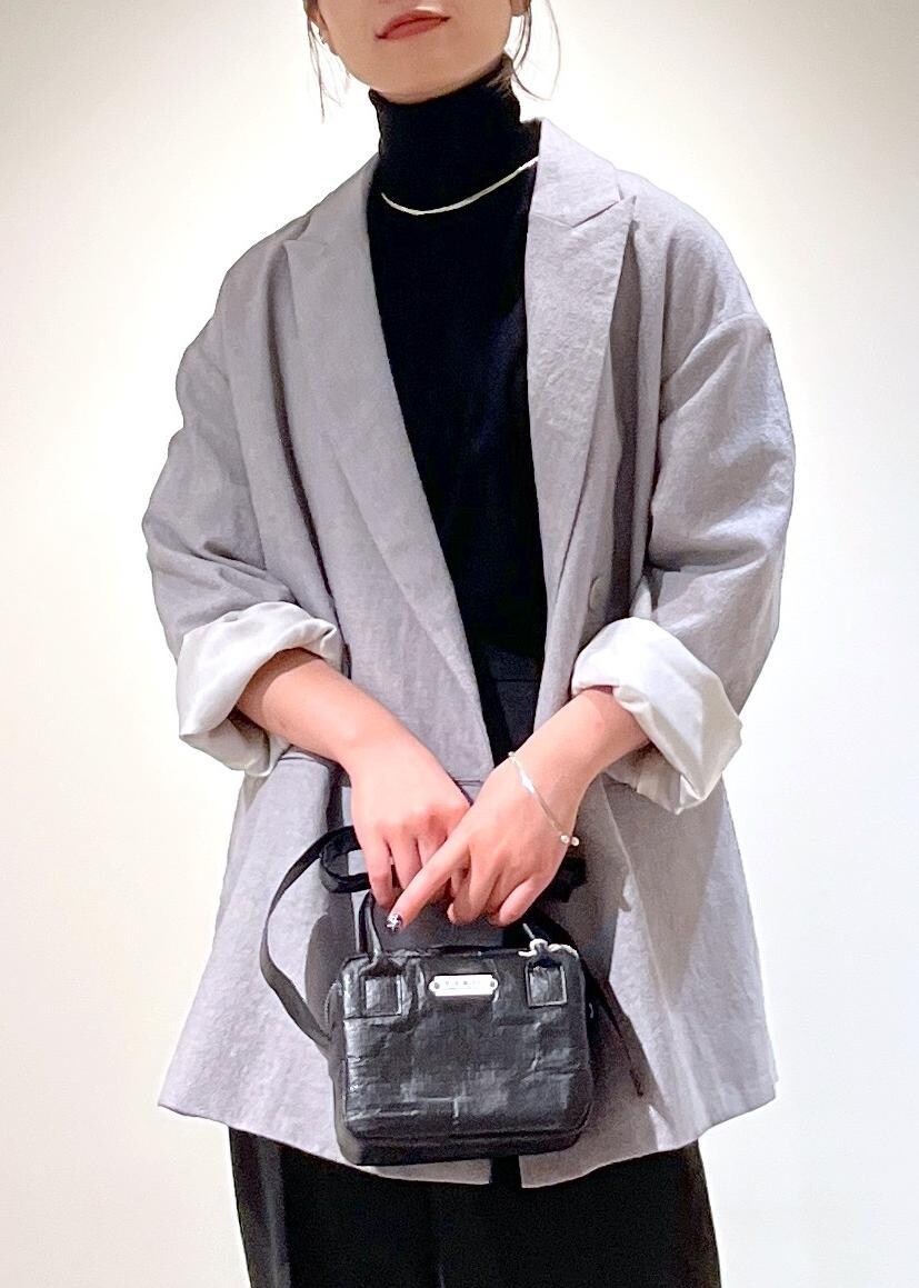 「新作、近江晒、ウール、ダブルジャケット、ウォッシャブルウール、タートル、プルオーバー、VISTO WOOL GABA、moon star、810s、popup、R&D.M.Co-OLDMAN'S TAILOR、ショルダーバッグ、ウエストポーチ、ミニバッグ」|「SALON adam et rope'のウォッシャブルウールタートルネックプルオーバー(ニット/セーター、ブラック系)」を使った、michiruさん(レディース・156cm)の秋コーディネートの9枚目の写真