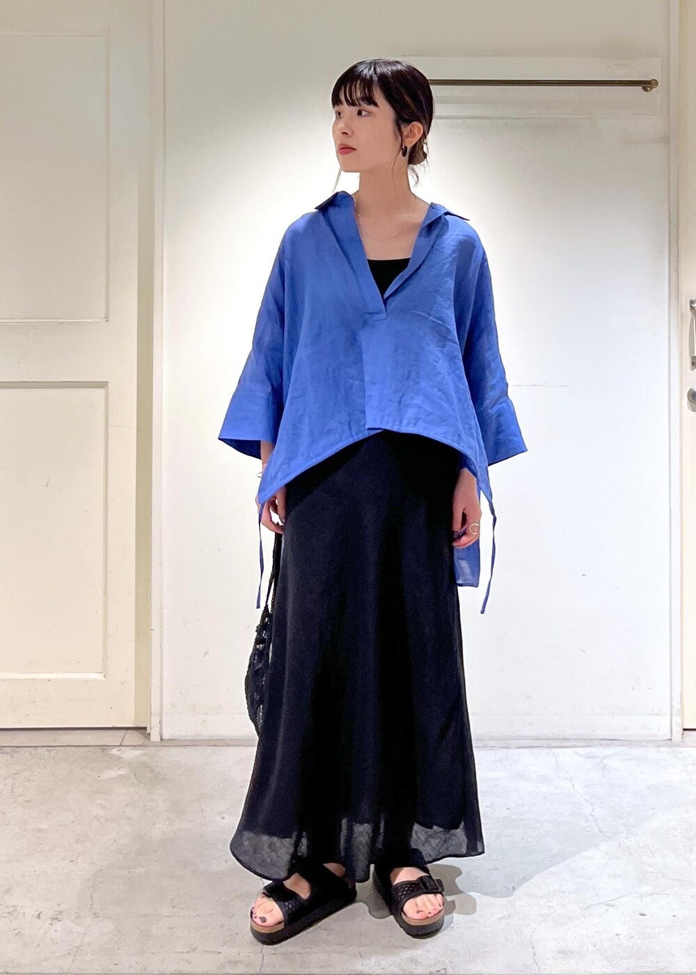 「デザインTOPS、カラー、シアー、KINAN、ノルマンディリネン、BIRKENSTOCK、Arizona、クロシェ編み、ミニバッグ、サロンアダムエロペ、24SS夏の新作、骨格ウェーブ、ブルべ、セットアップ対応、春ファッション」｜「BIRKENSTOCKの【BIRKENSTOCK】Arizona Platform Flex Mesh（サンダル、ブラック系）」を使った、michiruさん（レディース・156cm）の春コーディネートの6枚目の写真