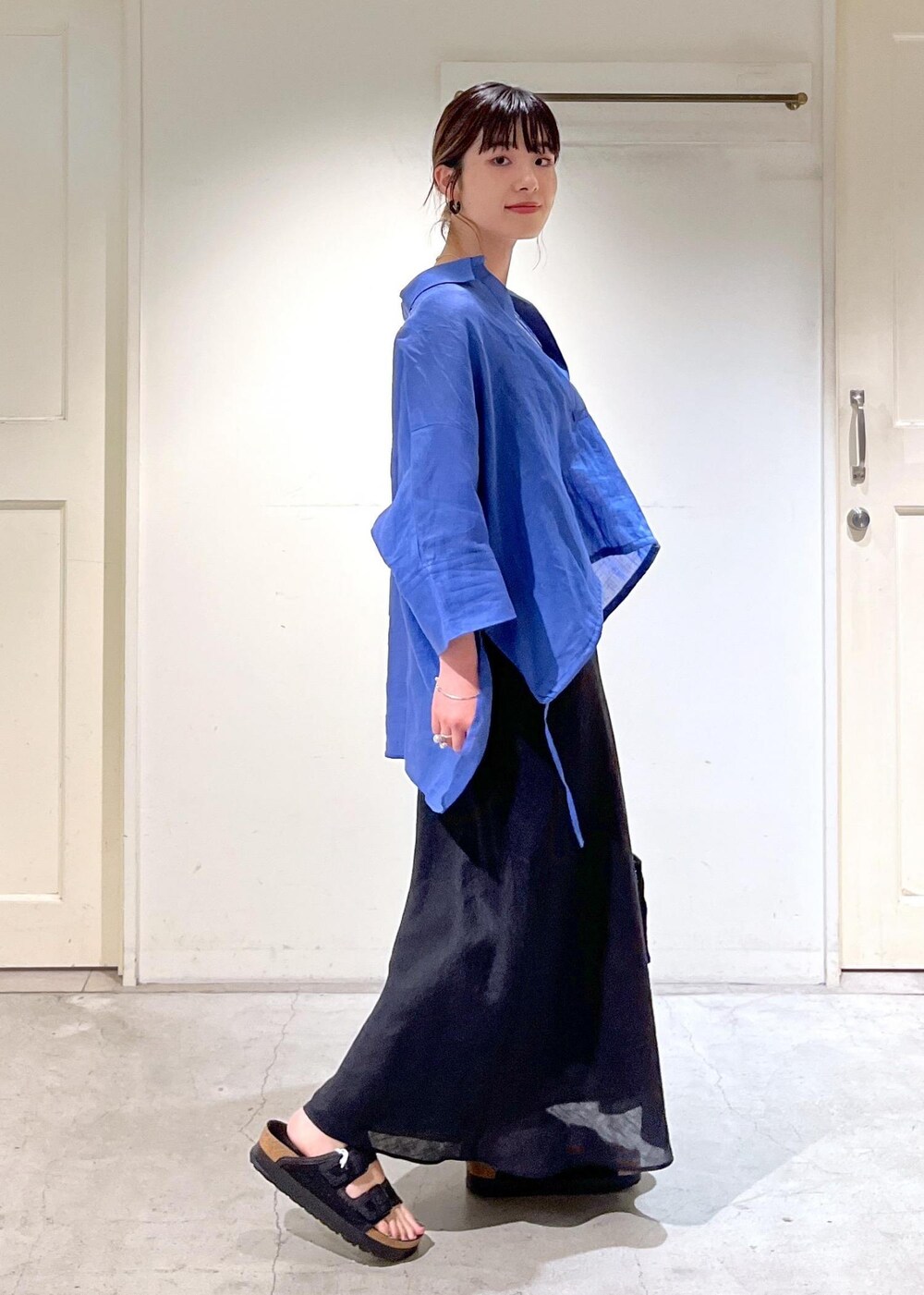 「デザインTOPS、カラー、シアー、KINAN、ノルマンディリネン、BIRKENSTOCK、Arizona、クロシェ編み、ミニバッグ、サロンアダムエロペ、24SS夏の新作、骨格ウェーブ、ブルべ、セットアップ対応、春ファッション」｜「BIRKENSTOCKの【BIRKENSTOCK】Arizona Platform Flex Mesh（サンダル、ブラック系）」を使った、michiruさん（レディース・156cm）の春コーディネートの9枚目の写真