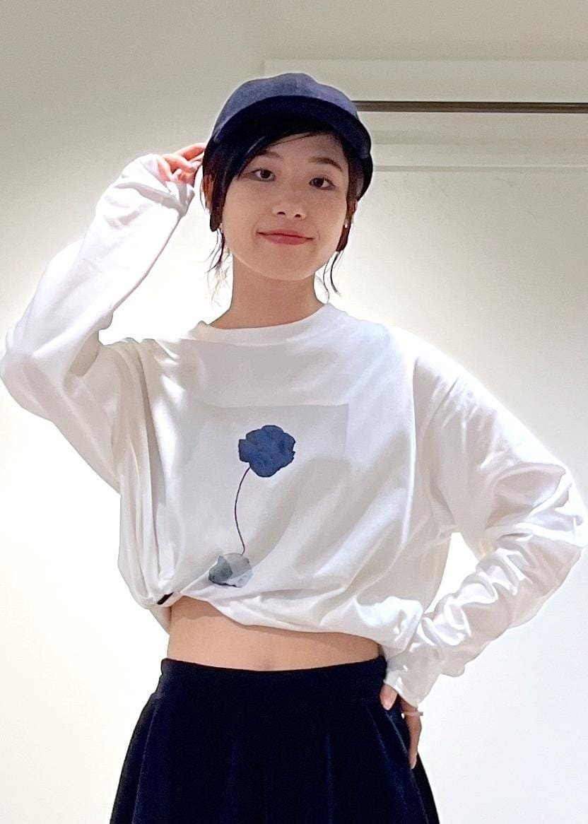 「新作、Yves Klein、CreamyCotton、New Balance、ML725、クリーミーコットン、KiU for SALON、KiU、ブラック、ホワイト、ポシェット、サコッシュ、長袖、Tシャツ、スウェット」｜「KiUの【KiU for SALON（キウ）】[撥水加工]別注エチケットポーチ/サコッシュ/クロスボディバッグ（ショルダーバッグ、グレー系）」を使った、michiruさん（レディース・156cm）の夏コーディネートの7枚目の写真