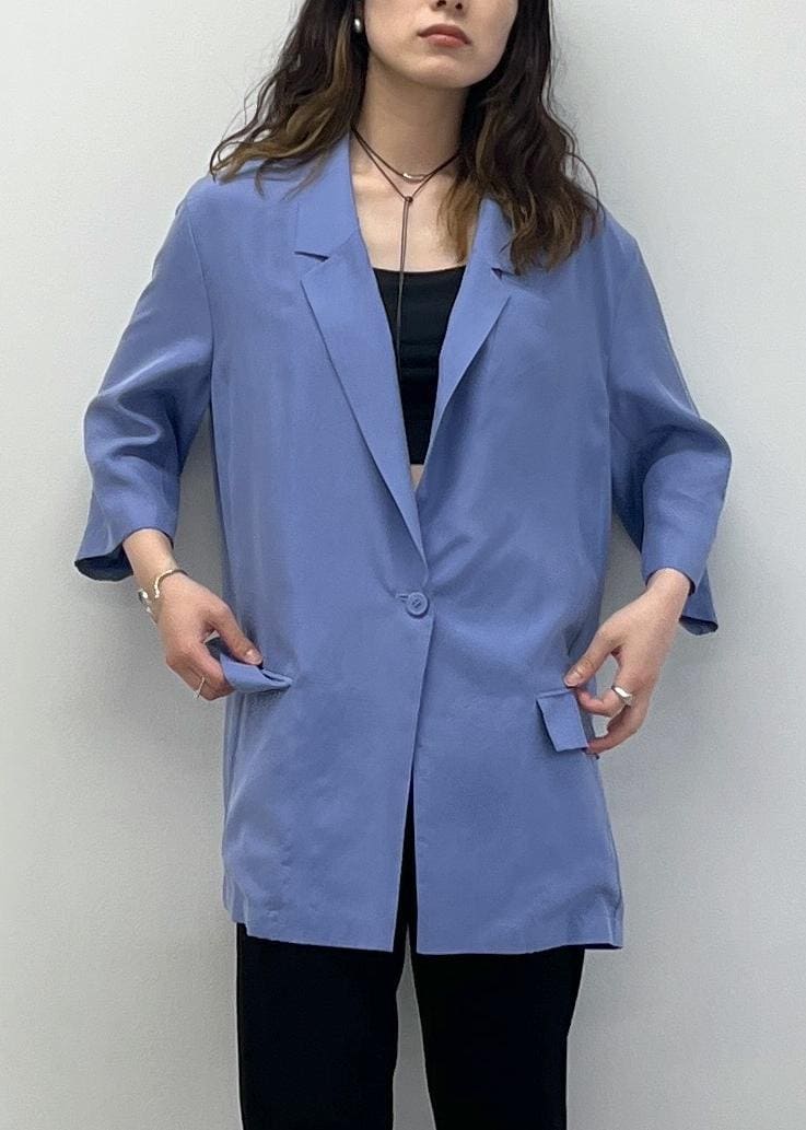 「GENTLE SILK、ウォッシャブルシルク、半袖、羽織、ブルー、レギンスパンツ、レザー、初春コーデ、春コーデ、初夏コーデ、お仕事コーデ、デートコーデ、お出かけコーデ、旅行コーデ、推し活コーデ」|「SALON adam et rope'のスプリットレザーミドルボストンバッグ 2(ボストンバッグ、ブラック系)」を使った、michiruさん(レディース・156cm)の春コーディネートの10枚目の写真