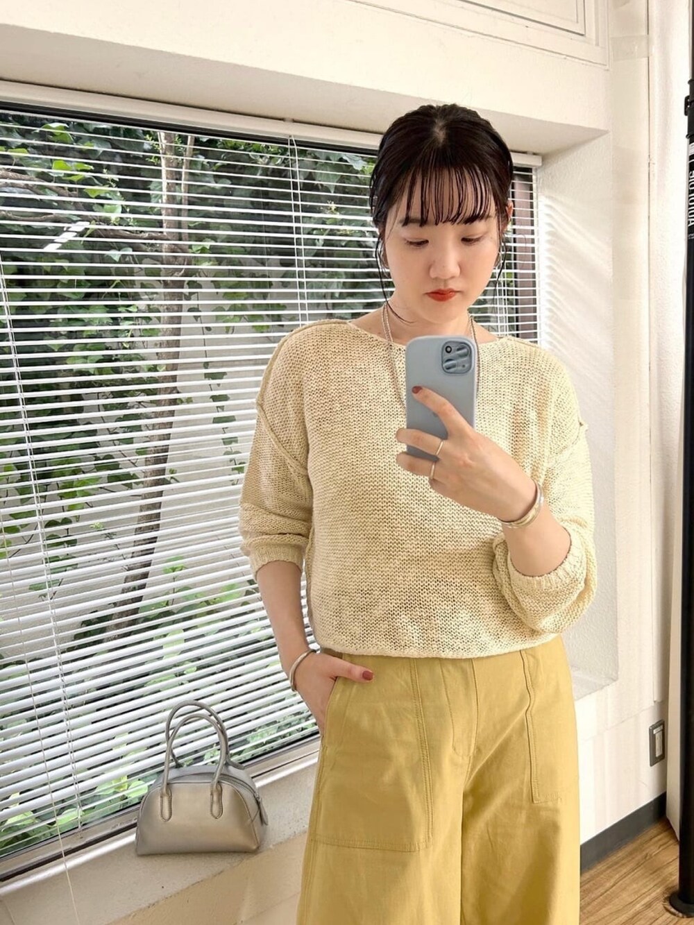 「お出かけコーデ、Coming soon...、大人コーデ、ベージュ、ベージュコーデ、ベイカーパンツ、カーブパンツ、ヒールサンダル、ショート丈トップス、ショート丈、ニット、ショート丈ニット、休日スタイル、大人カジュアル、オトナカジュアル」｜「SHENERYのカーブシルエットベイカーパンツ（パンツ、ベージュ系）」を使った、KOMORI_166cmさん（レディース・166cm）の夏コーディネートの3枚目の写真
